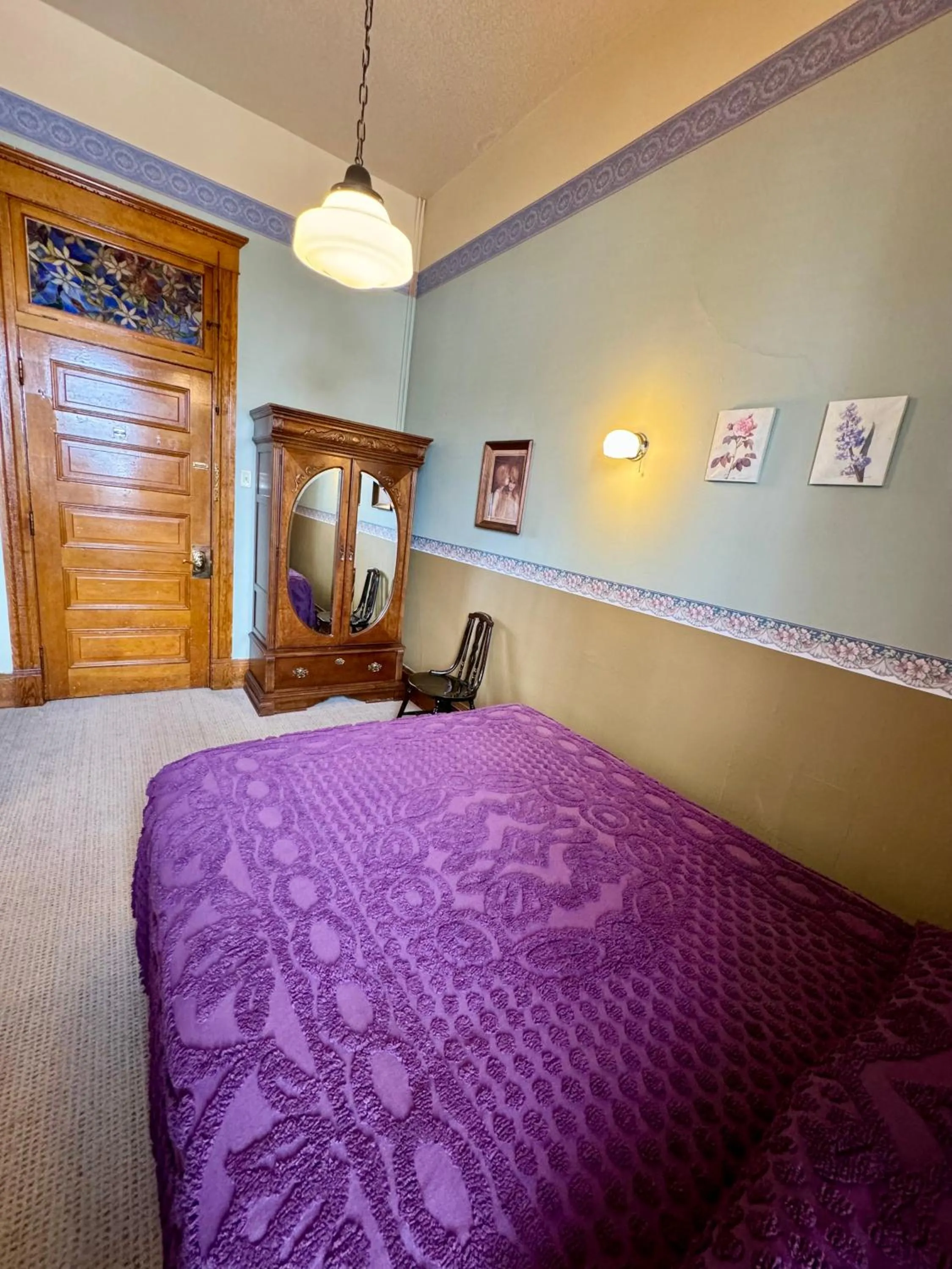 Bed in Cripple Creek Hospitality House