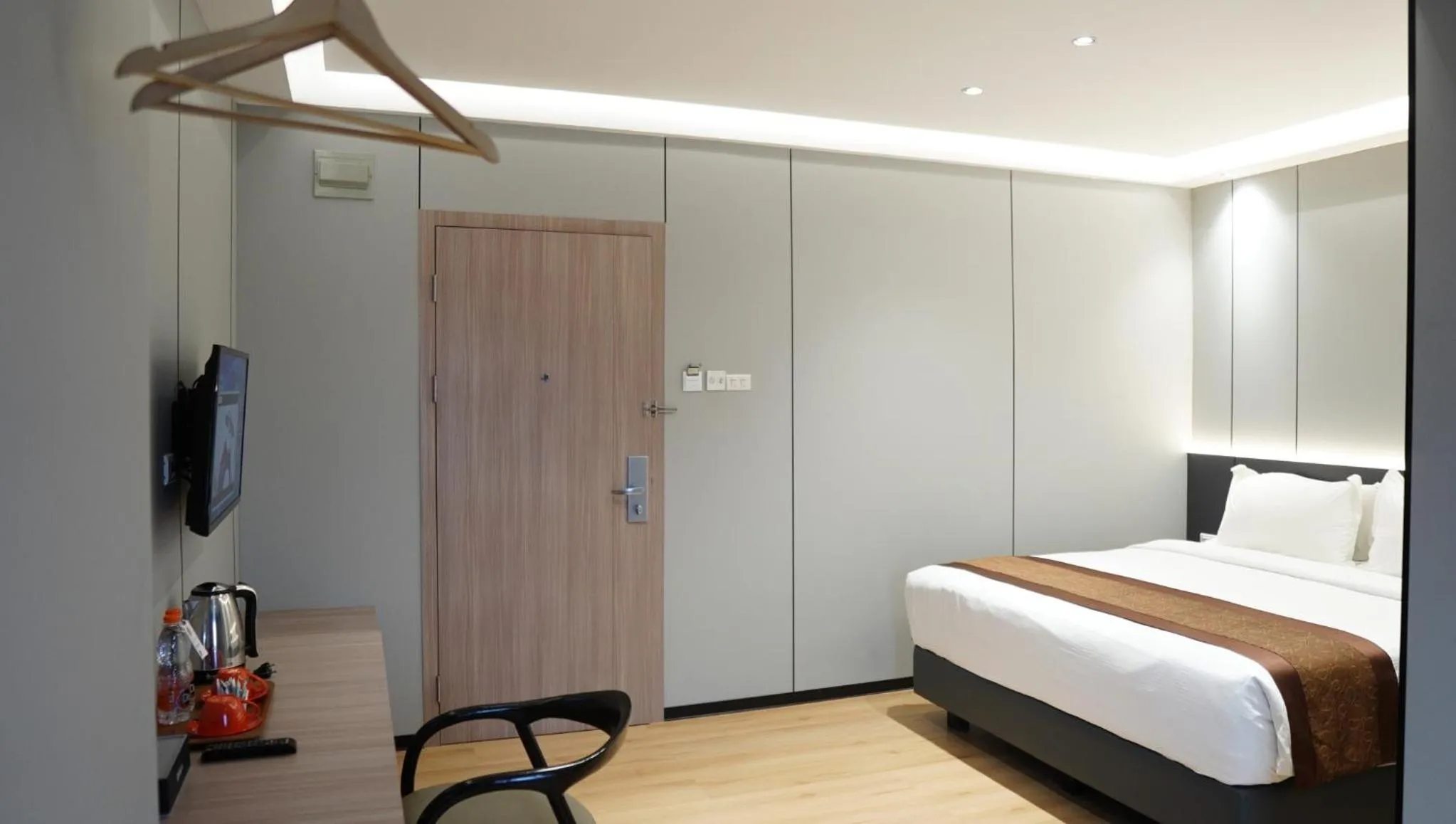 Bedroom in New Hollywood hotel