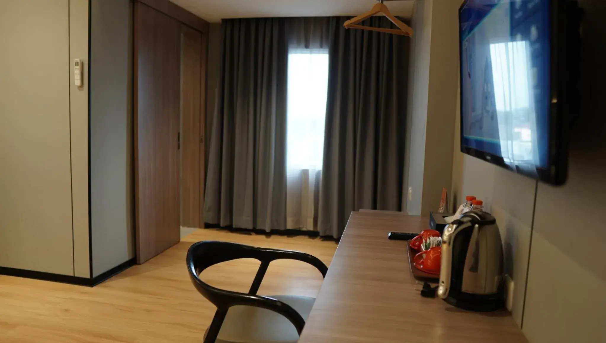 Bedroom in New Hollywood hotel Bedroom in New Hollywood hotel