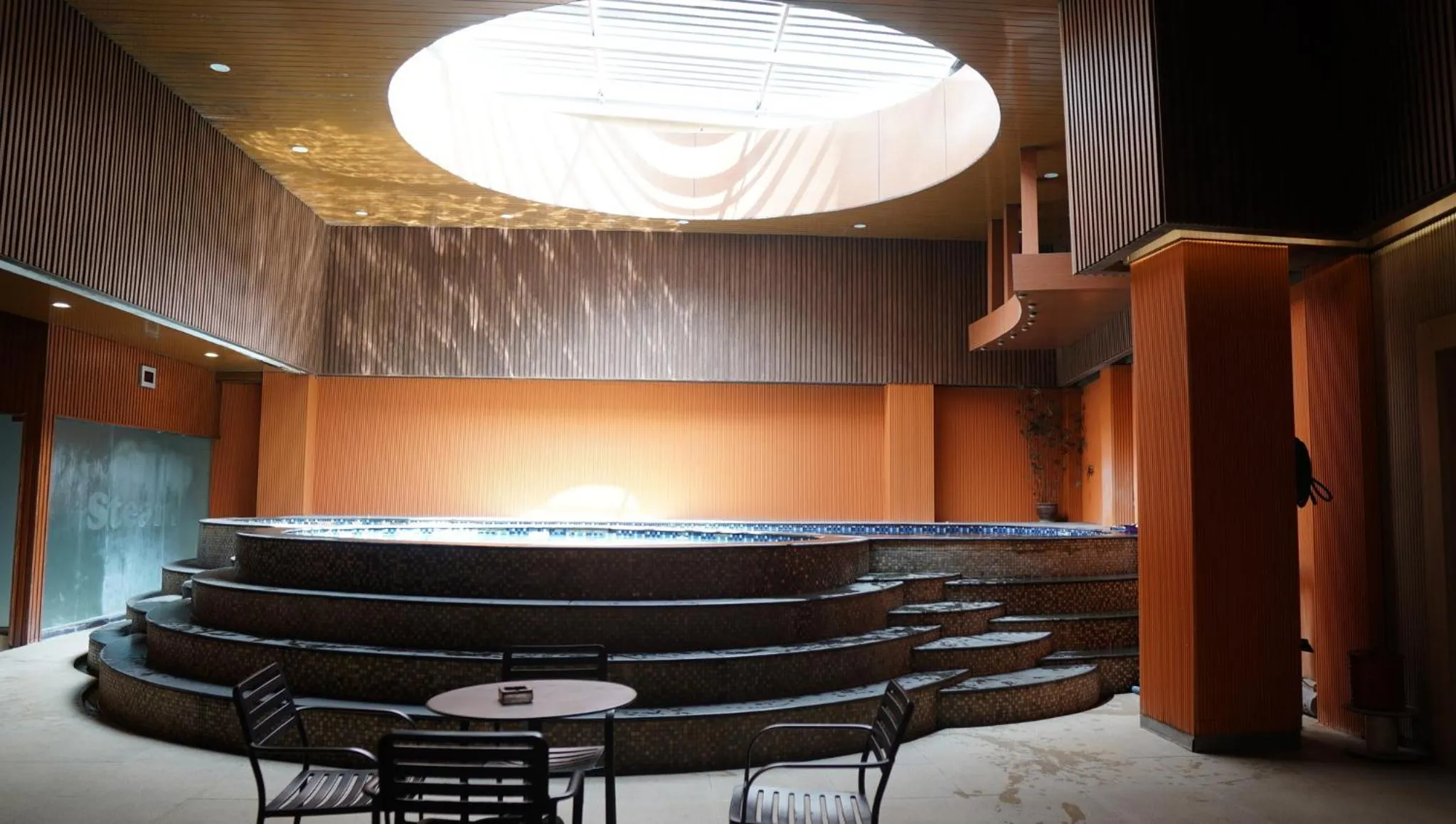 Hot Spring Bath in New Hollywood hotel