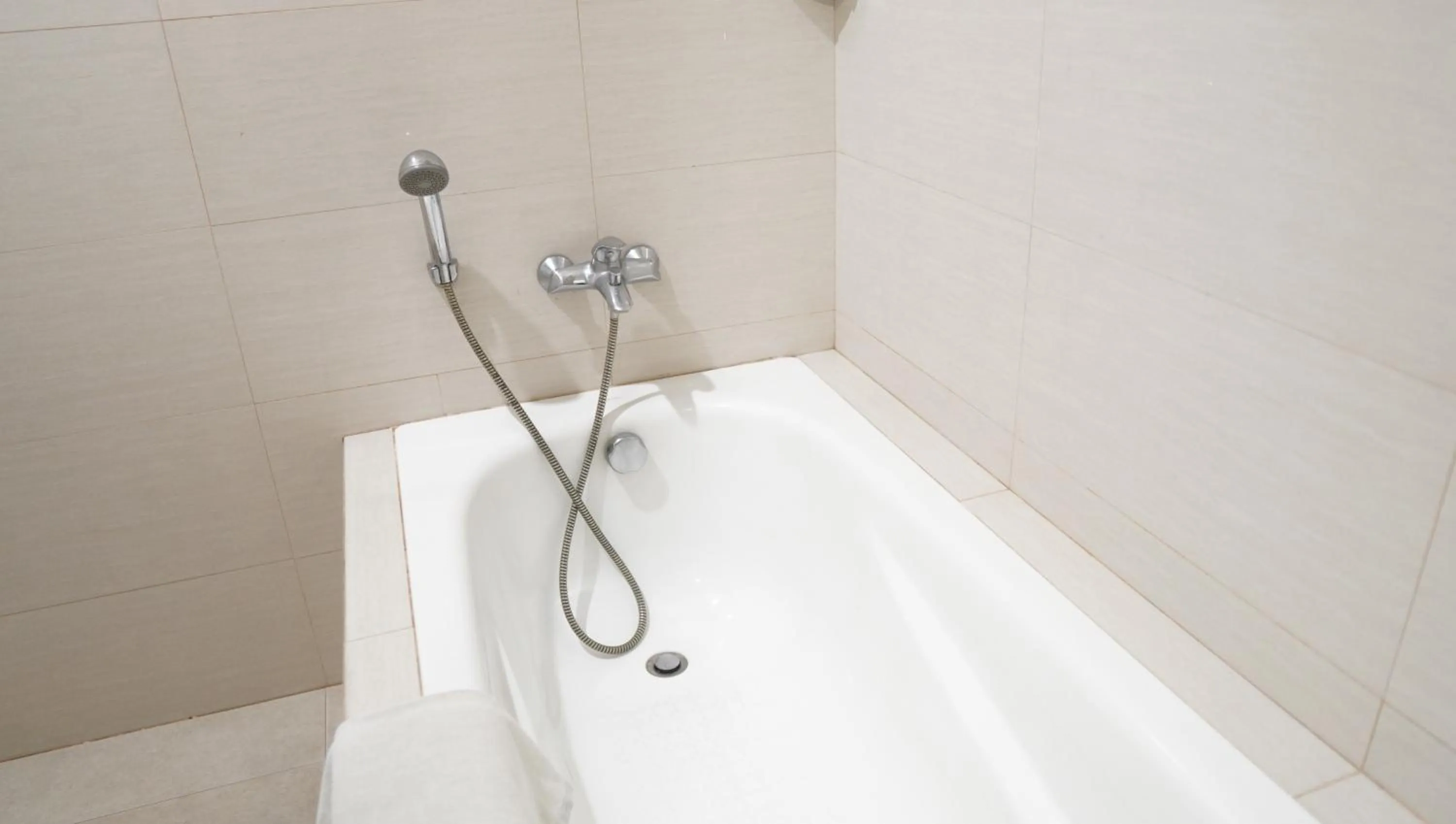 Bathroom in New Hollywood hotel