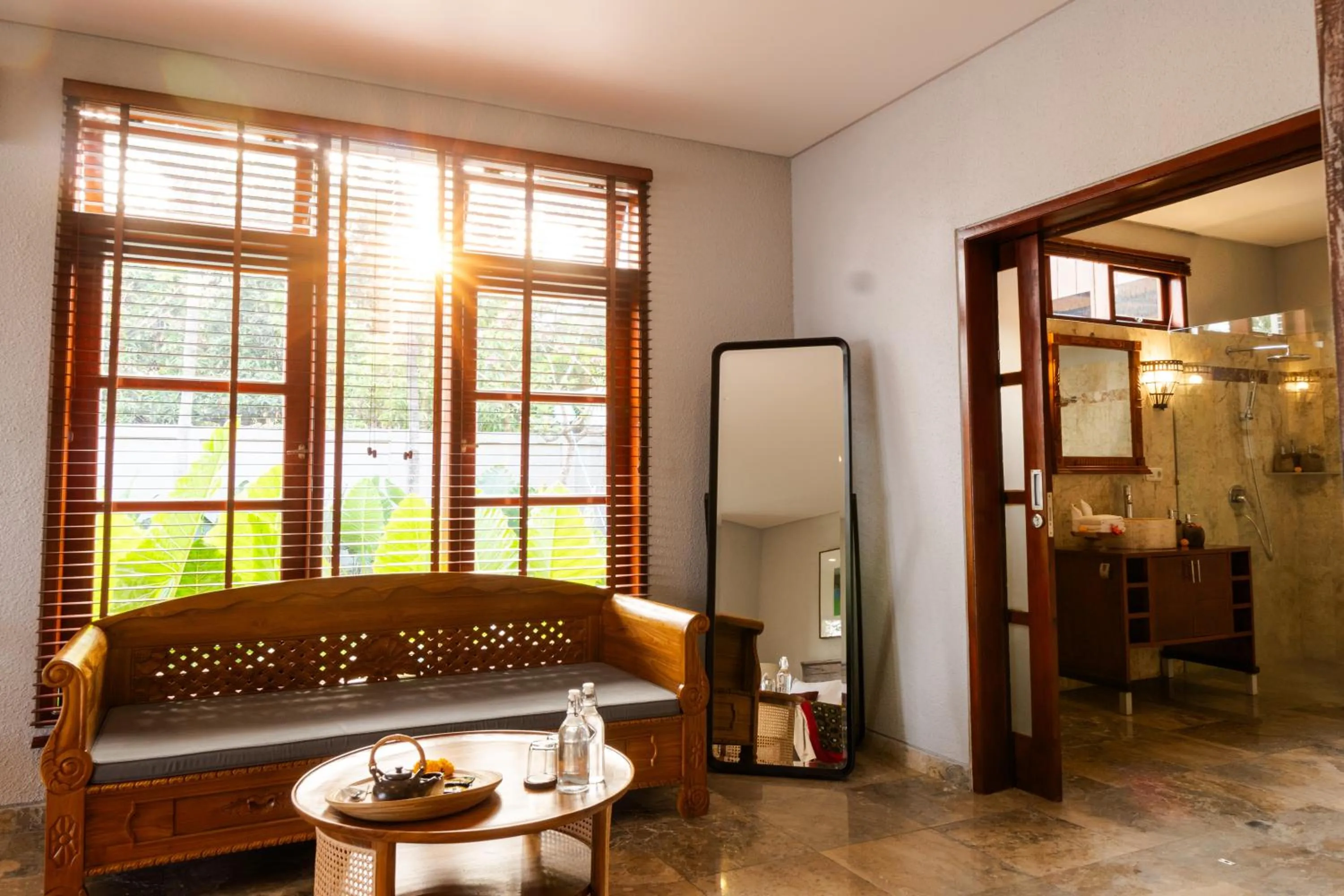 Living room in Seaside Oceana Suites by Mahaprana