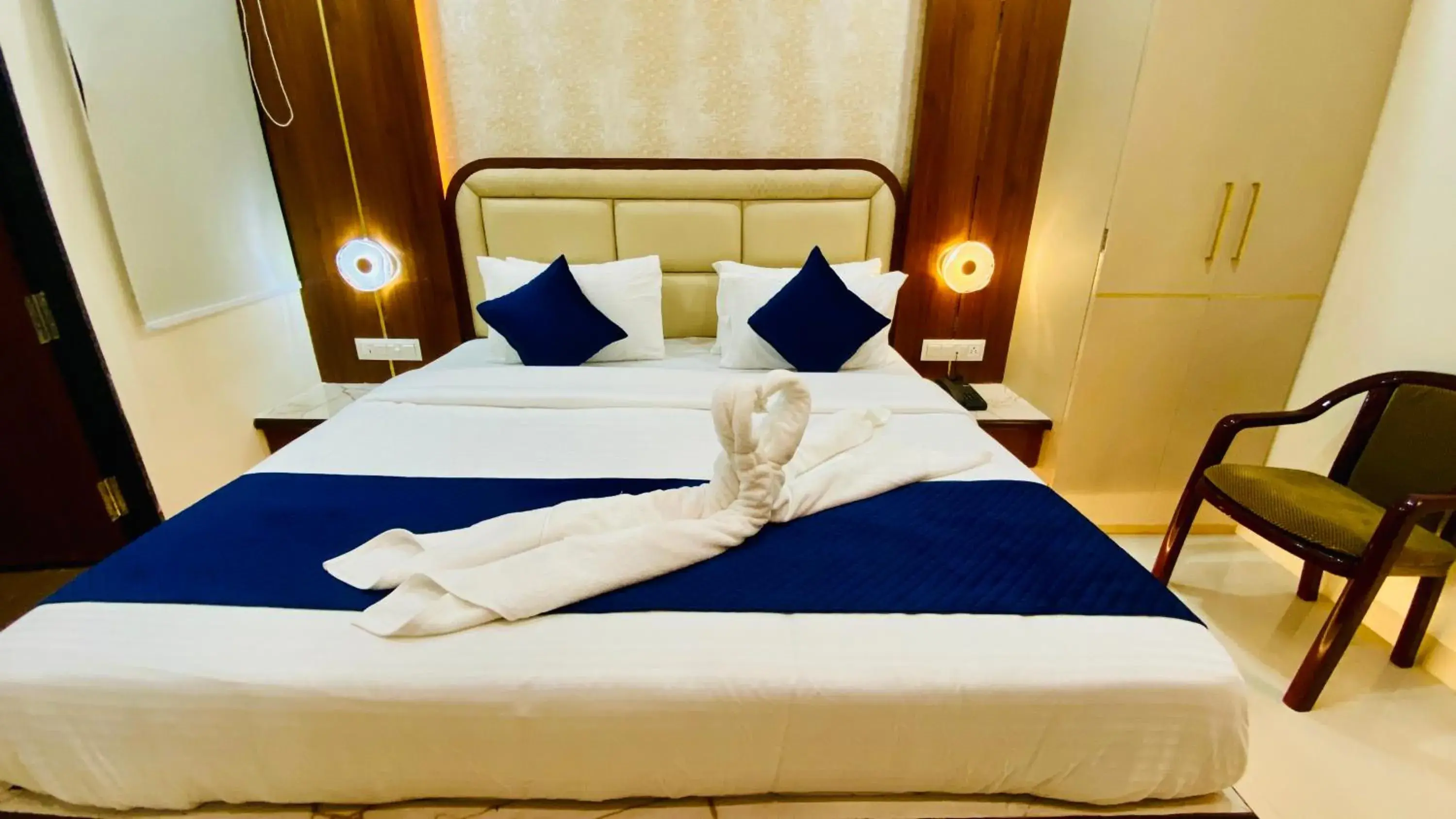 Bed in Hotel Pravasa Stay, Dewas Naka Bed in Hotel Pravasa Stay, Dewas Naka