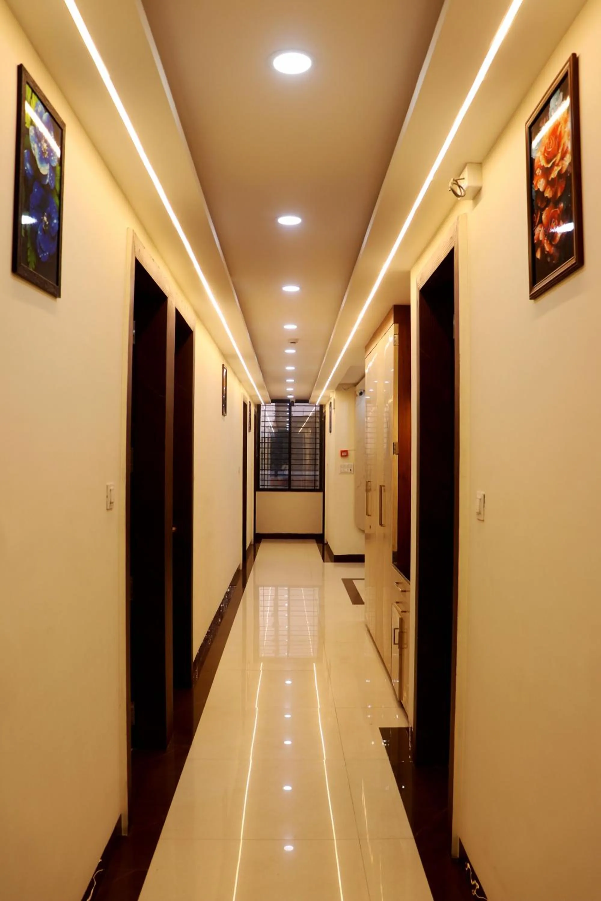 Lobby or reception in Hotel Pravasa Stay, Dewas Naka