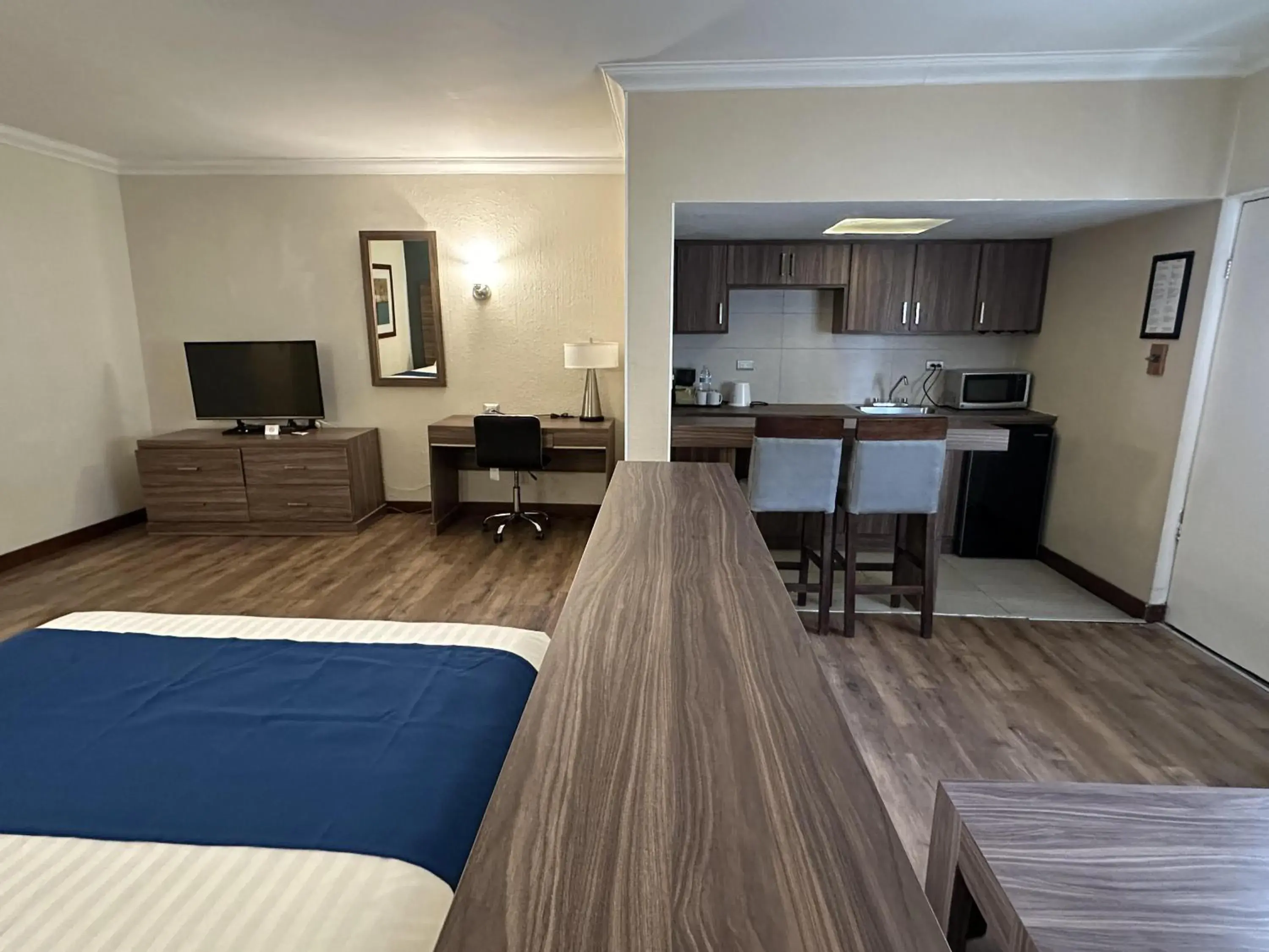 Photo of the whole room in Best Western Cumbres Inn Cd. Cuauhtemoc Photo of the whole room in Best Western Cumbres Inn Cd. Cuauhtemoc