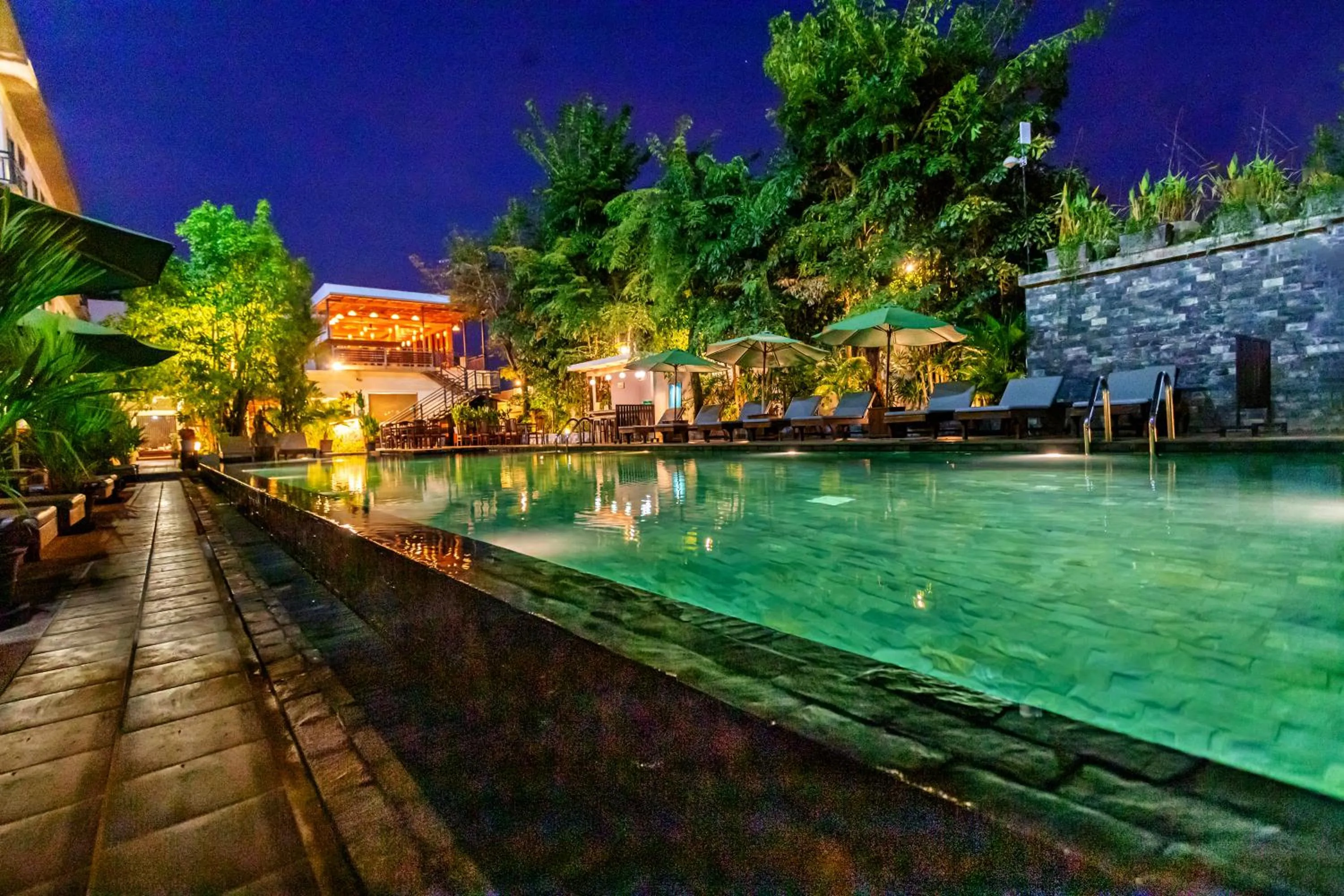 Swimming pool in Apartment Green Amazon
