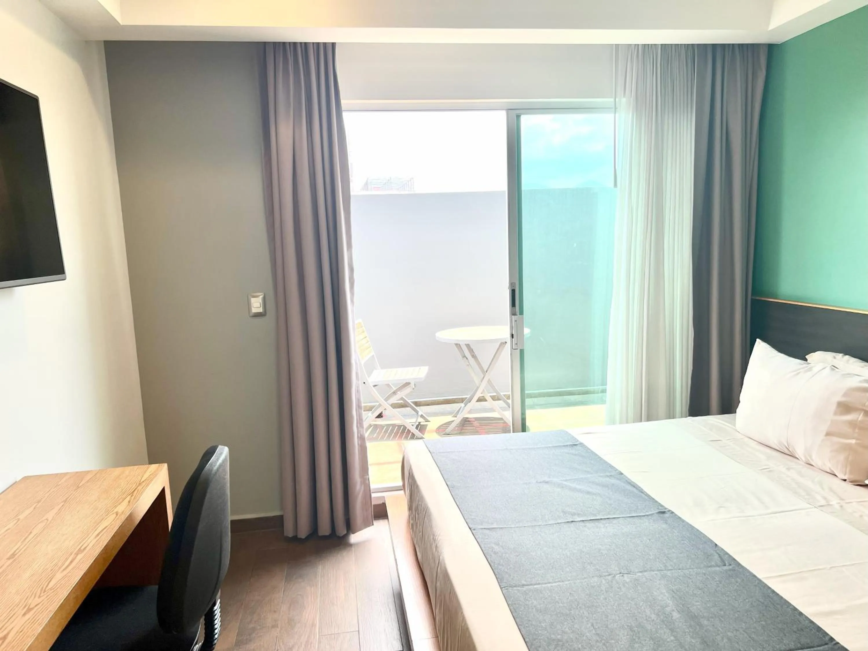 Photo of the whole room, Bed in Concept Hotel - Centro Zamora
