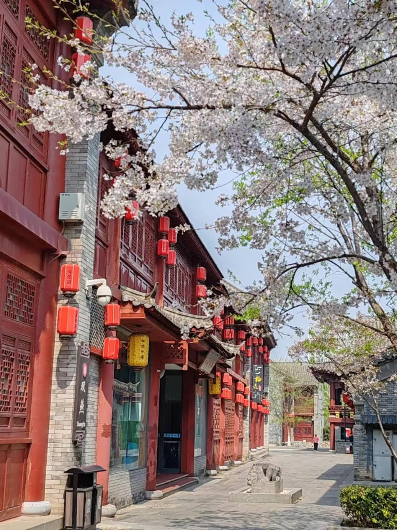 Qichi Waterfront B&B Hotel