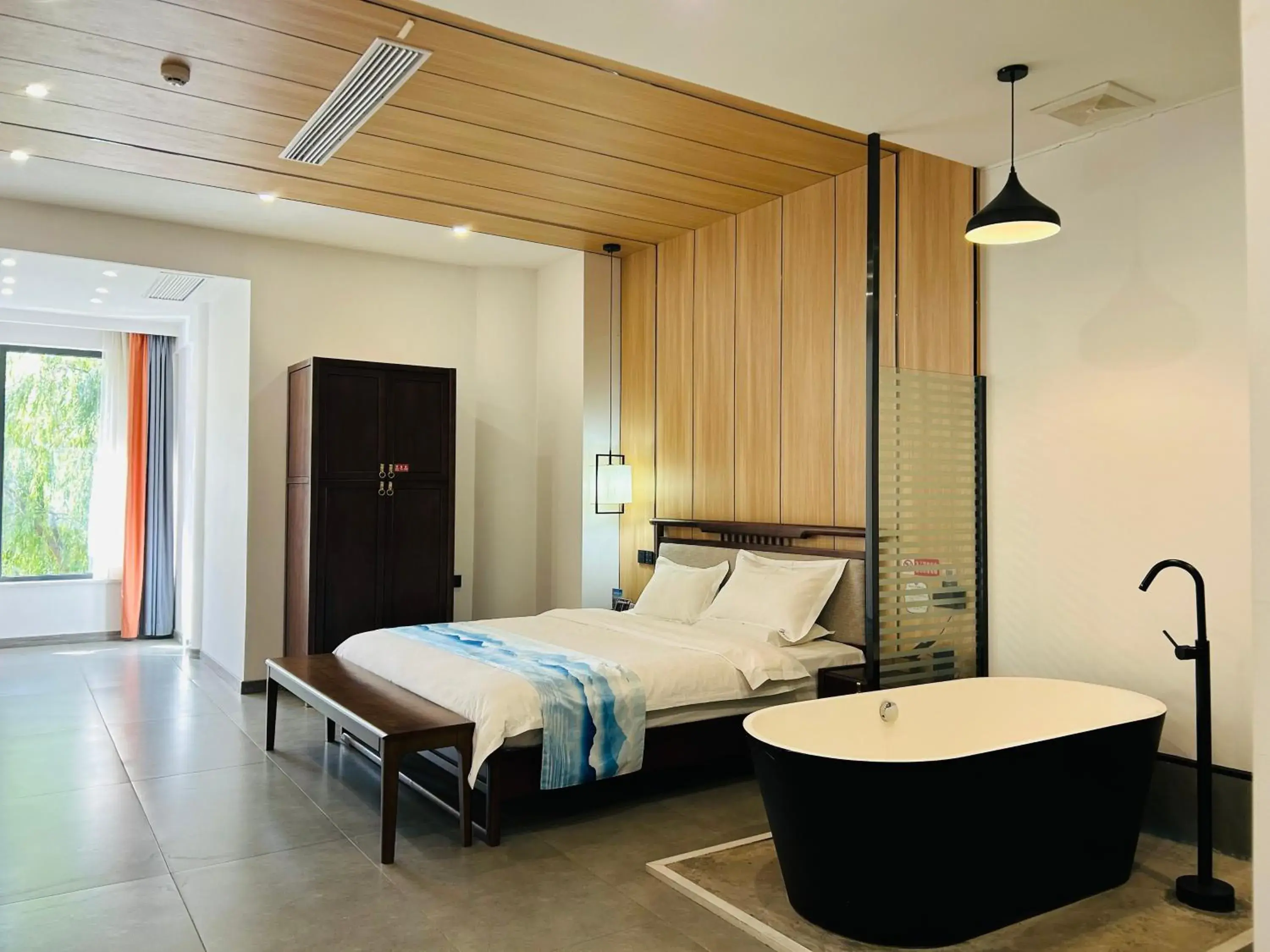 Deluxe Double Room in Qichi Waterfront B&B Hotel Deluxe Double Room in Qichi Waterfront B&B Hotel