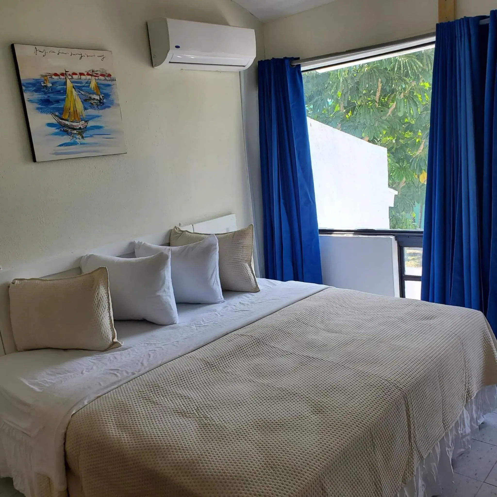 King Room with Balcony in The Island Garden Hotel King Room with Balcony in The Island Garden Hotel