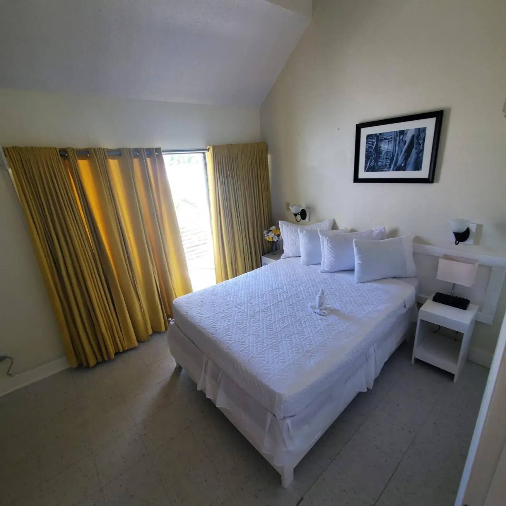 Queen Room with Balcony in The Island Garden Hotel Queen Room with Balcony in The Island Garden Hotel