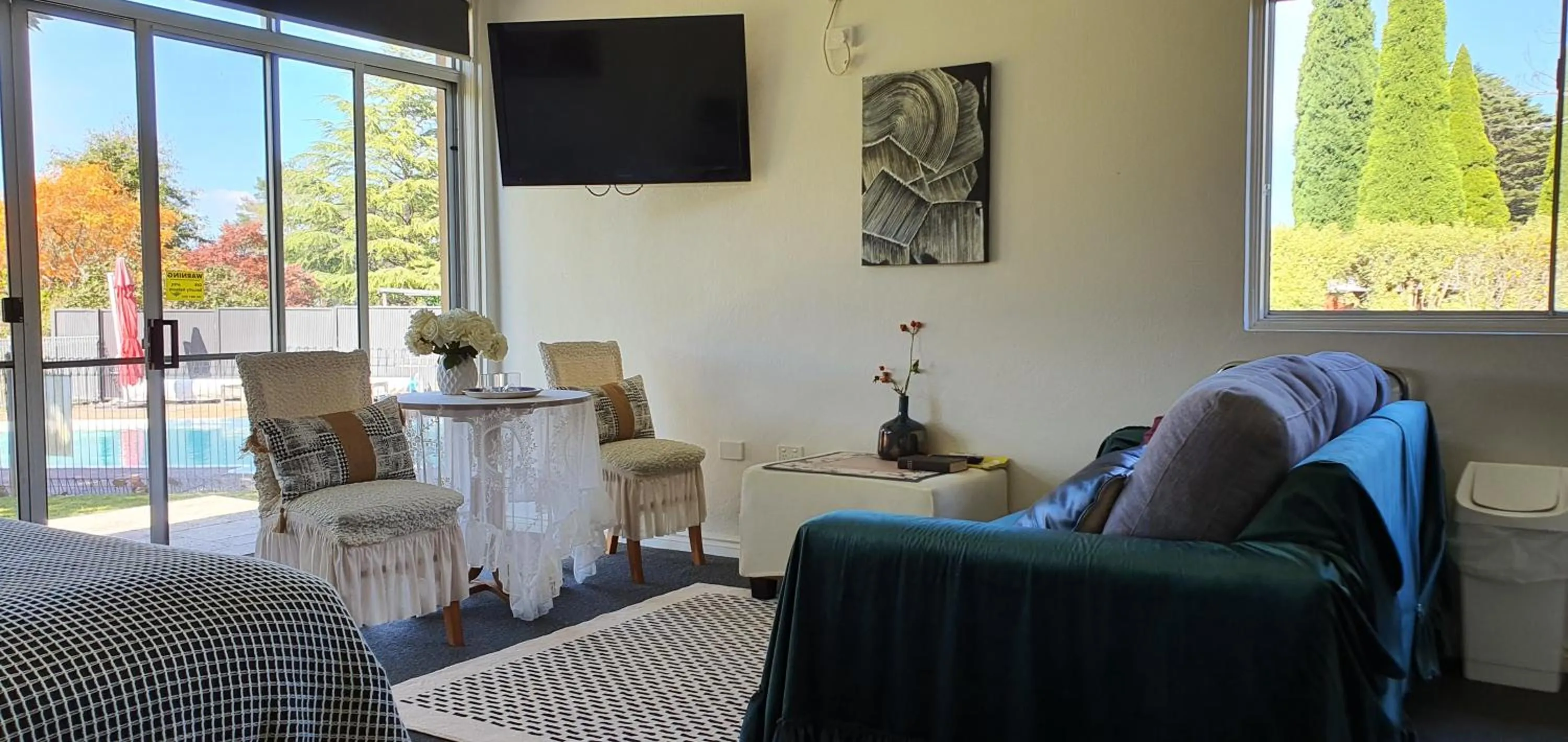 Seating area in Golfview Lodge