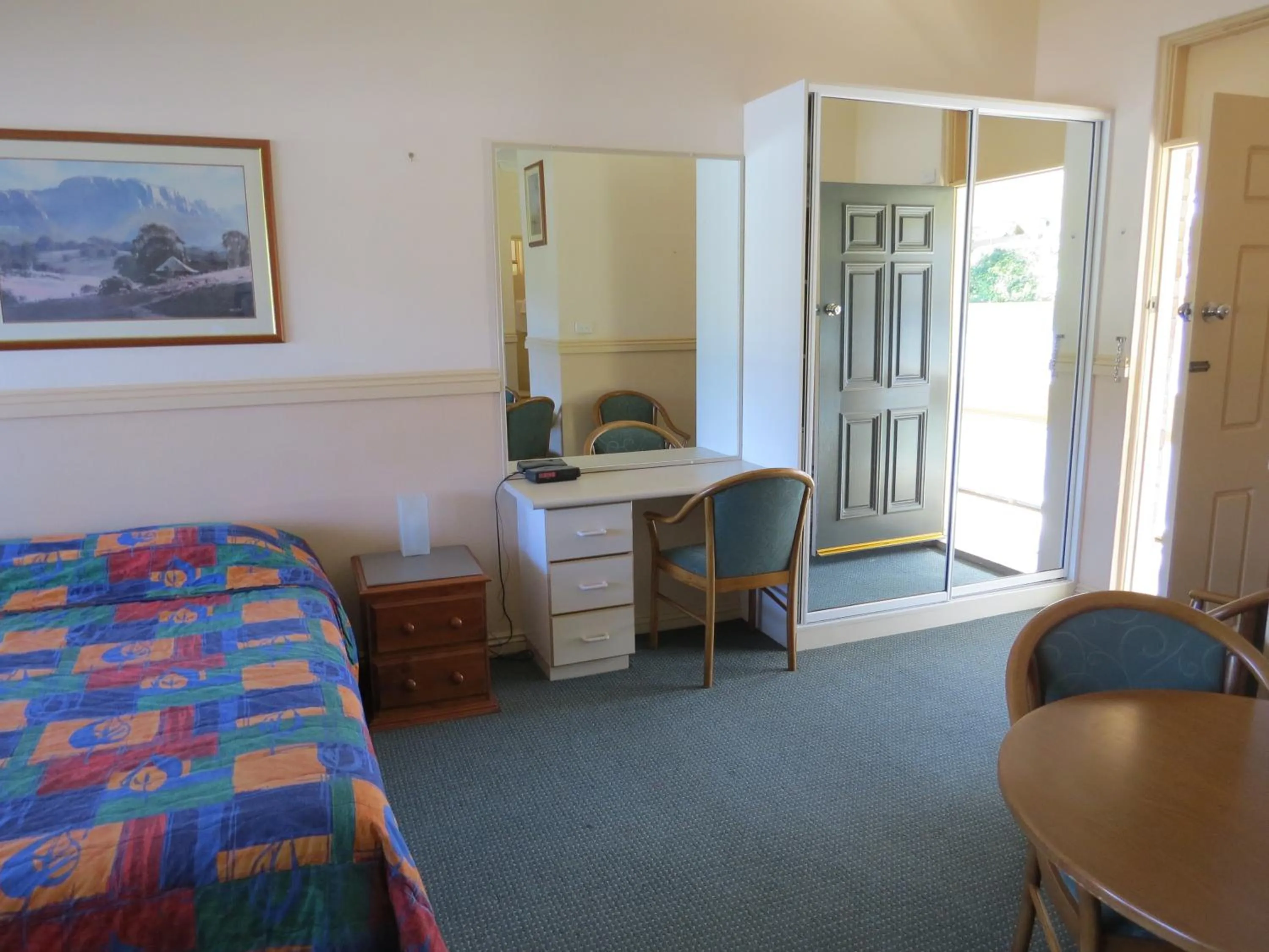 Day, Bed in Golfview Lodge