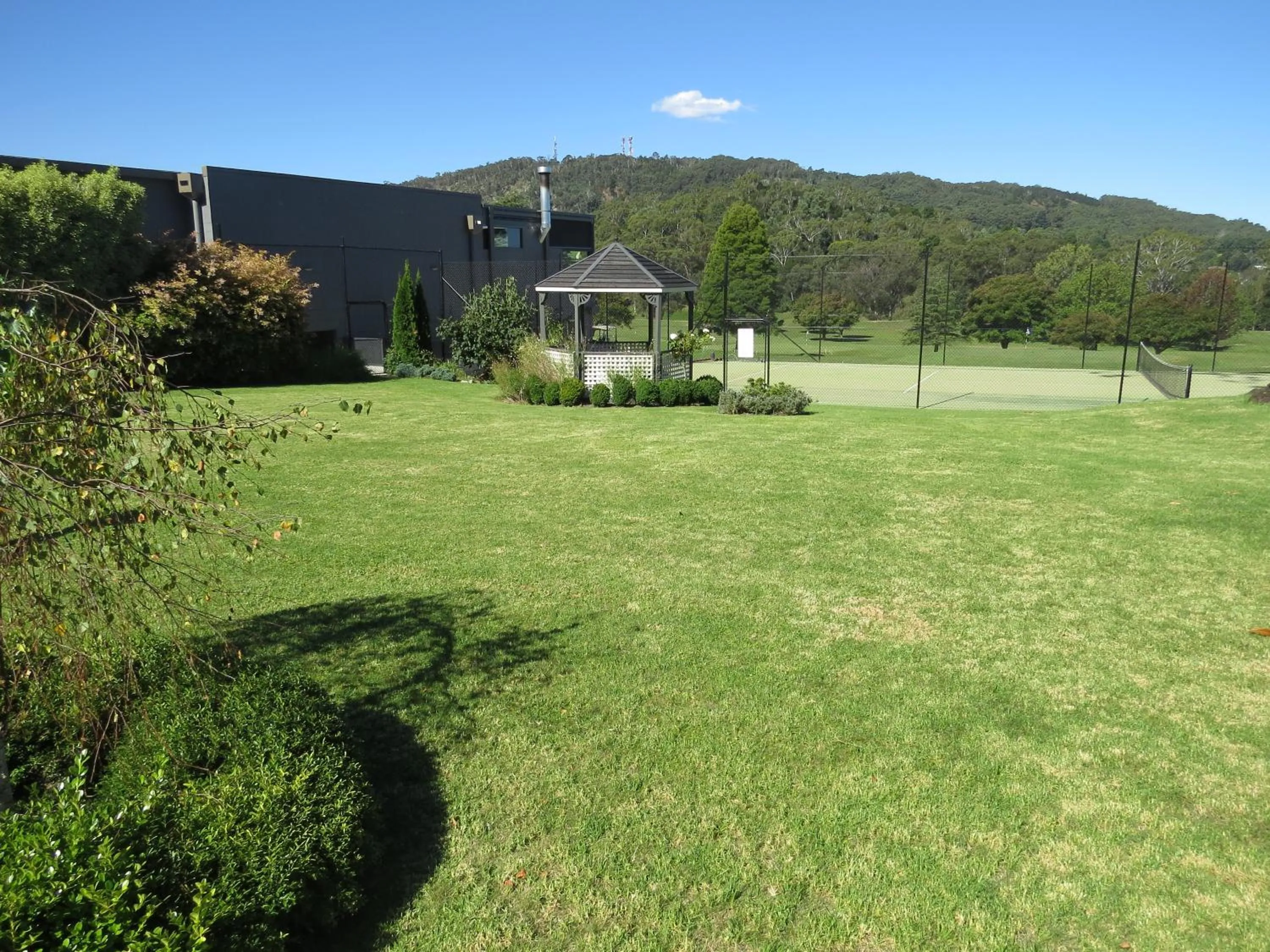 Day in Golfview Lodge