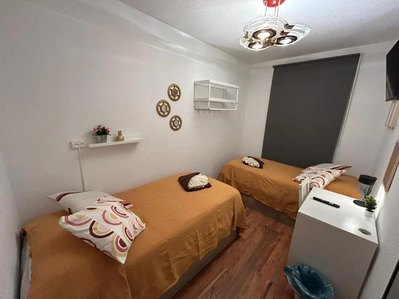 Twin Room with Shared Bathroom in Rooms Pontones Twin Room with Shared Bathroom in Rooms Pontones