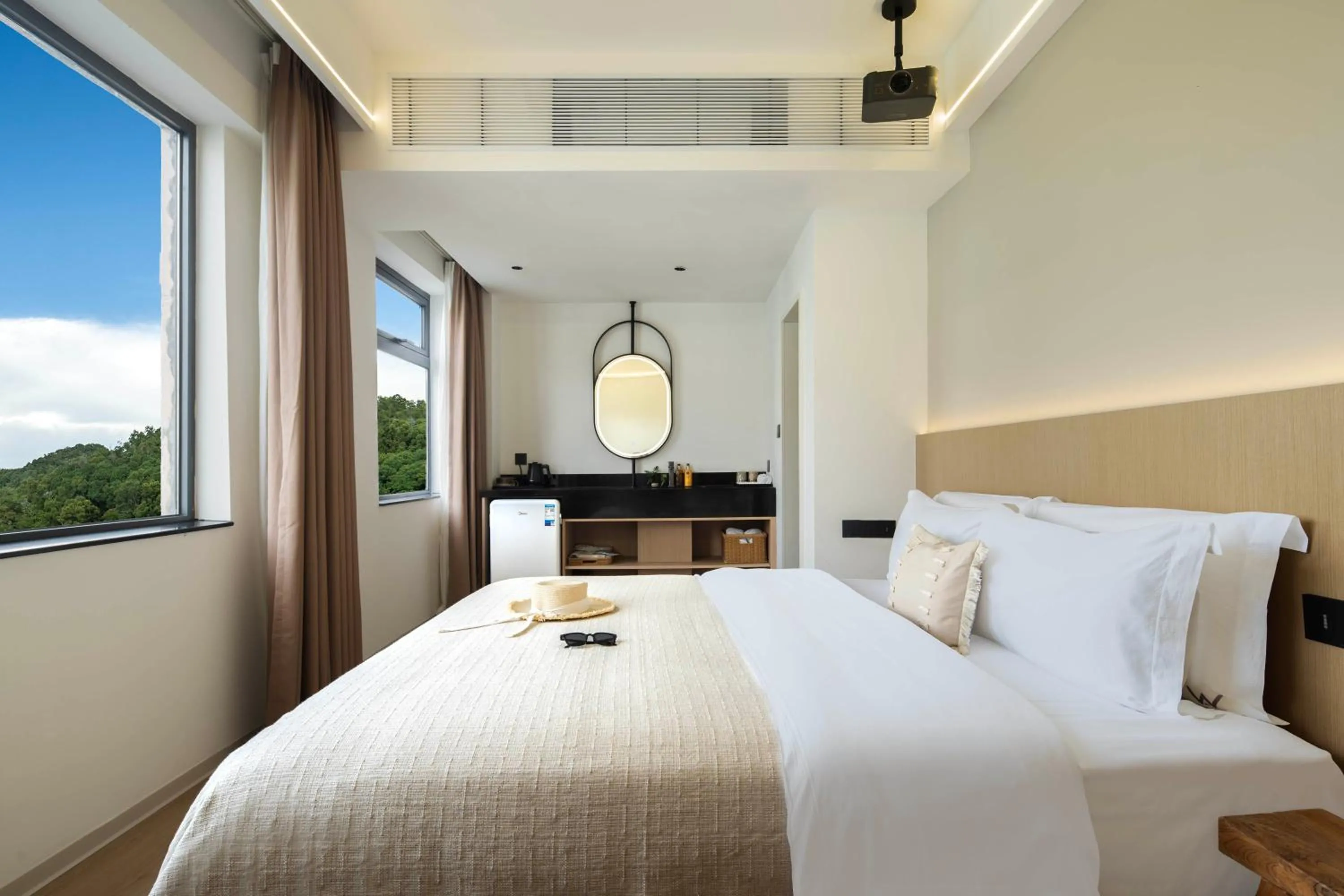 Double Room with Mountain View - single occupancy in Shenzhen White House Seaview Resort Hotel