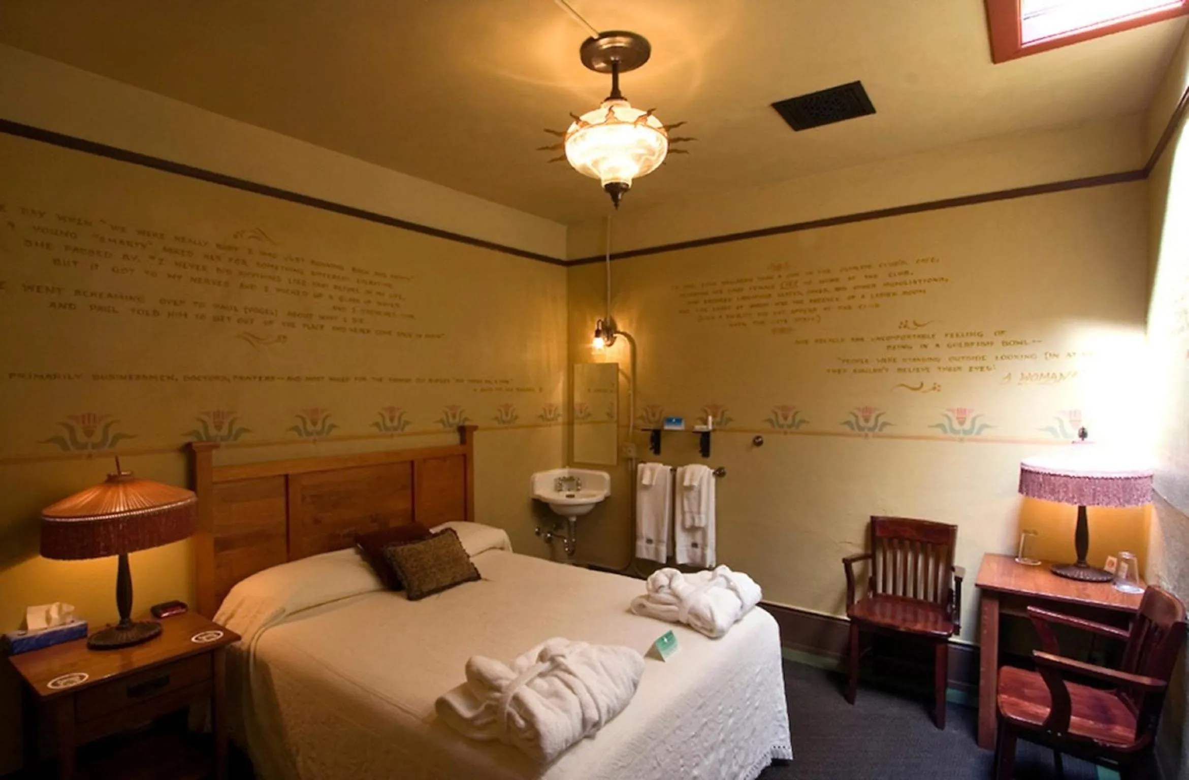 Bed in McMenamins Olympic Club