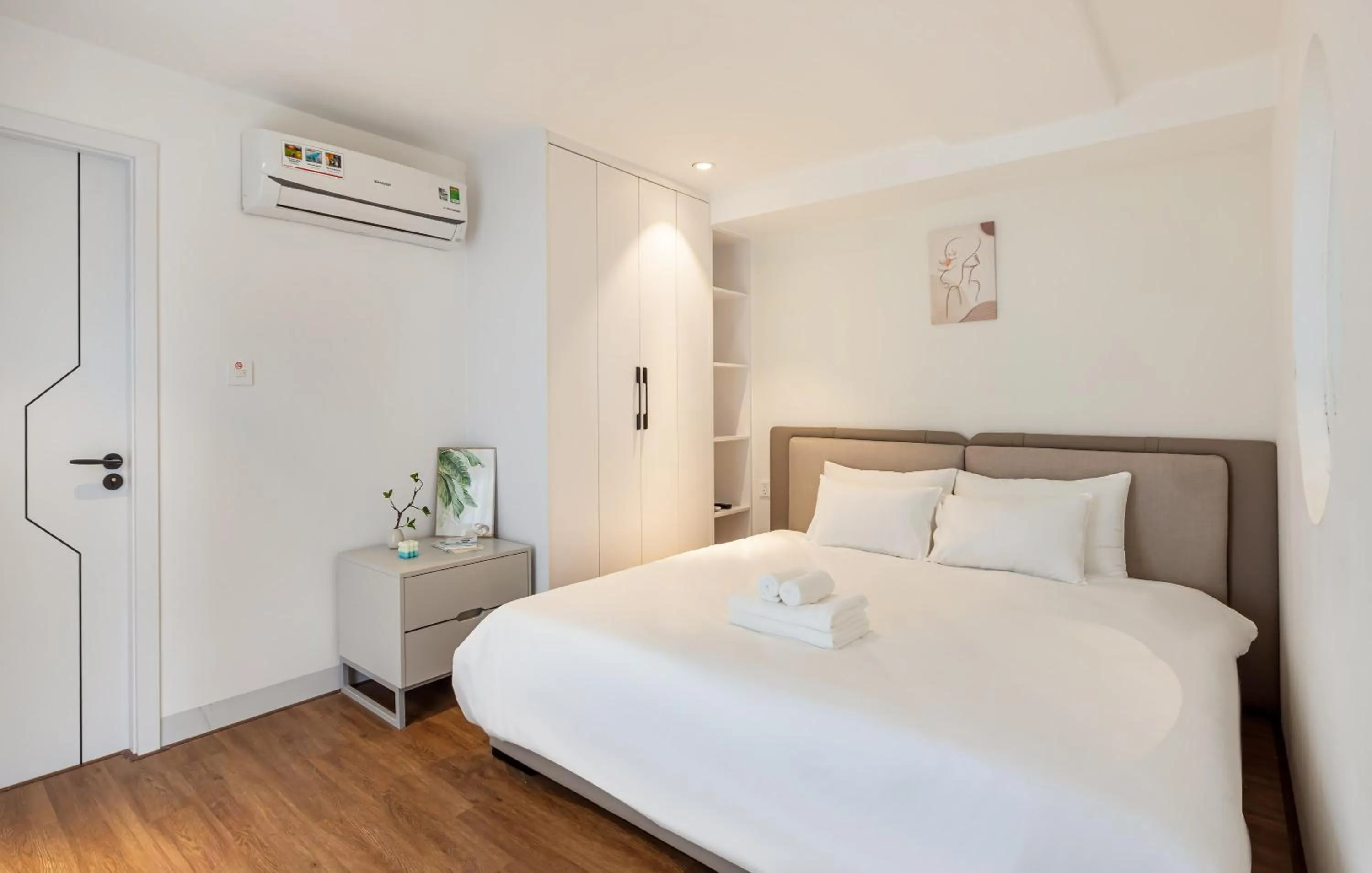 Bedroom, Bed in The Royal Sky - Phu My Hung