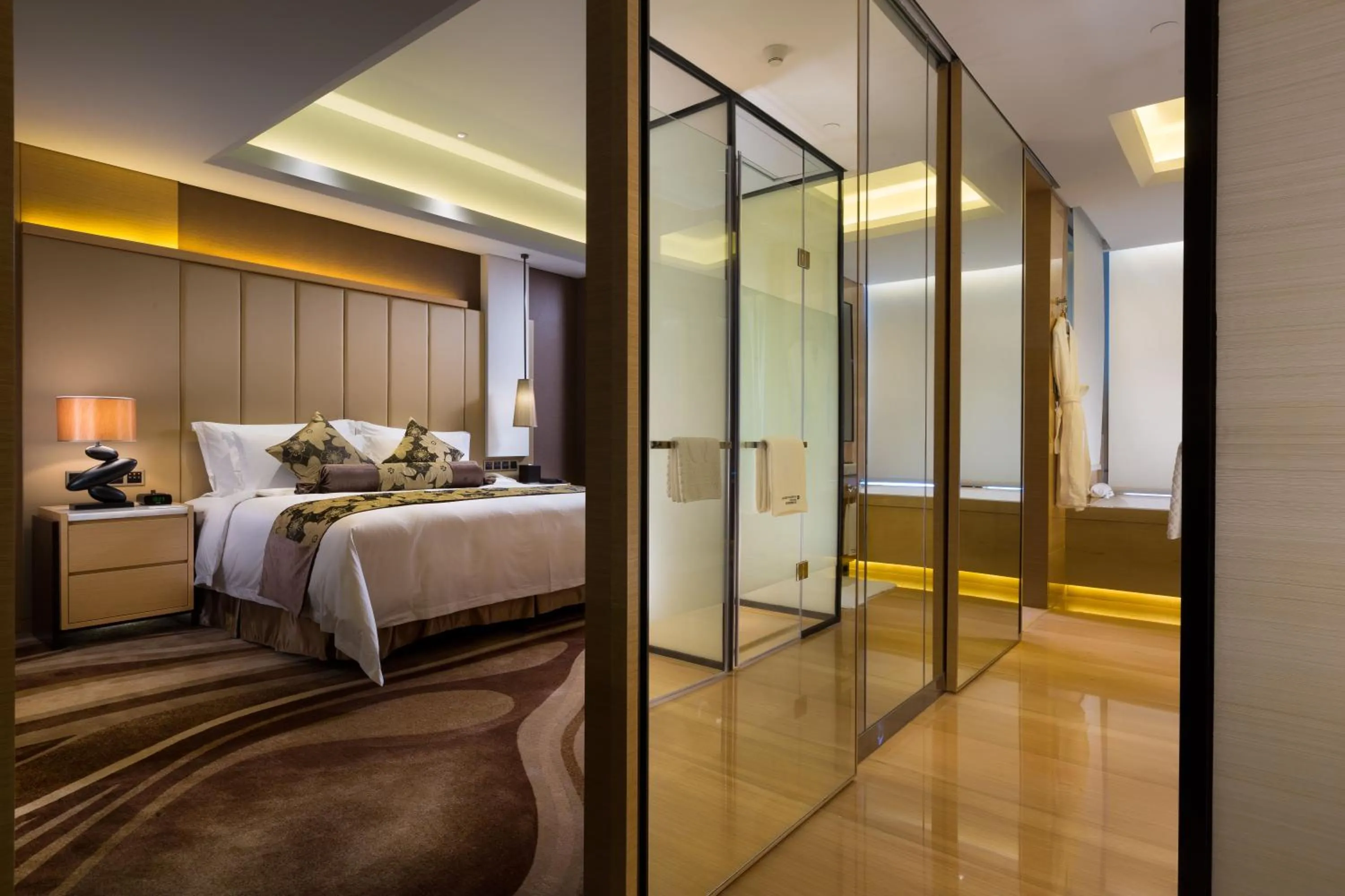 Bed in Shenzhen Futian Wyndham Grand