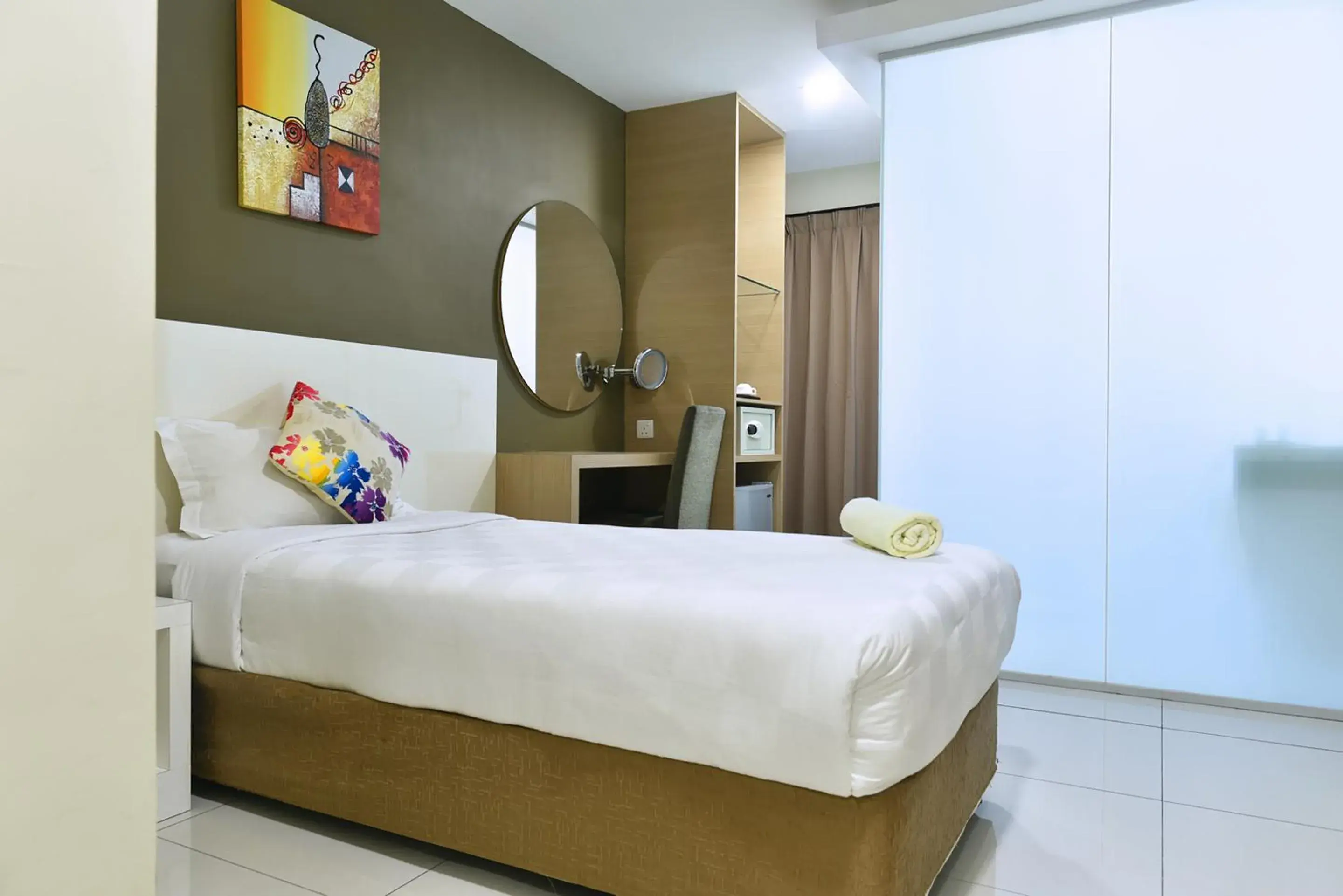 Bed in Hotel Mornington Bukit Permata Lumut