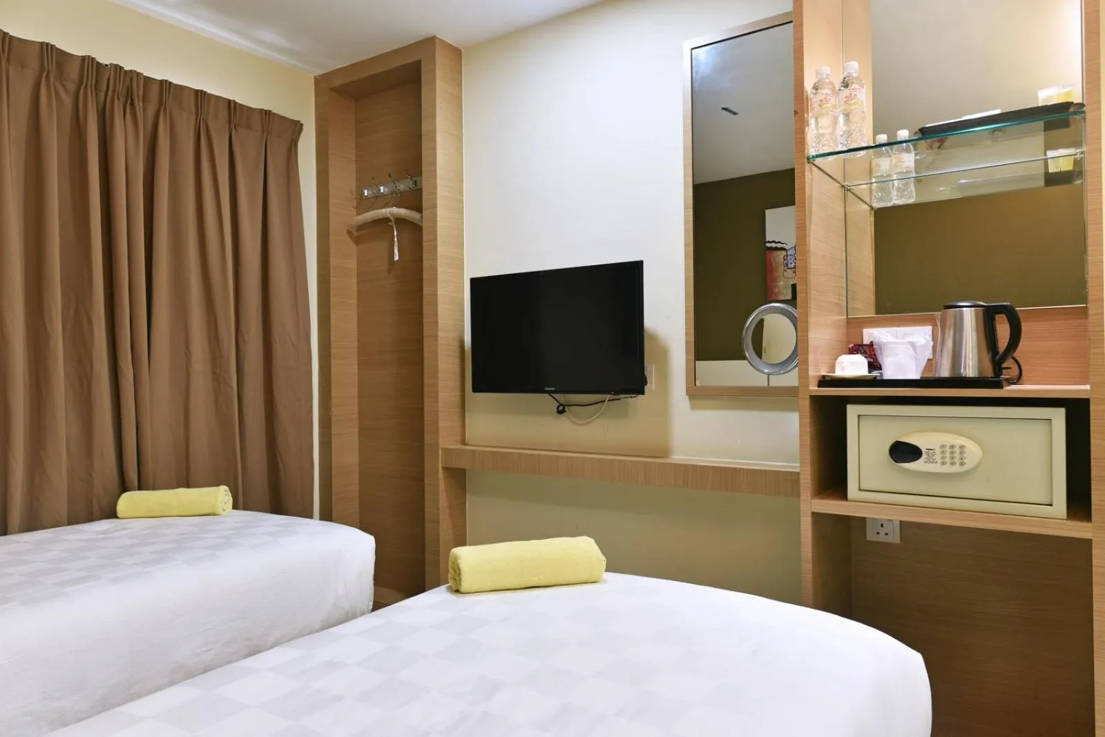 Bed in Hotel Mornington Bukit Permata Lumut