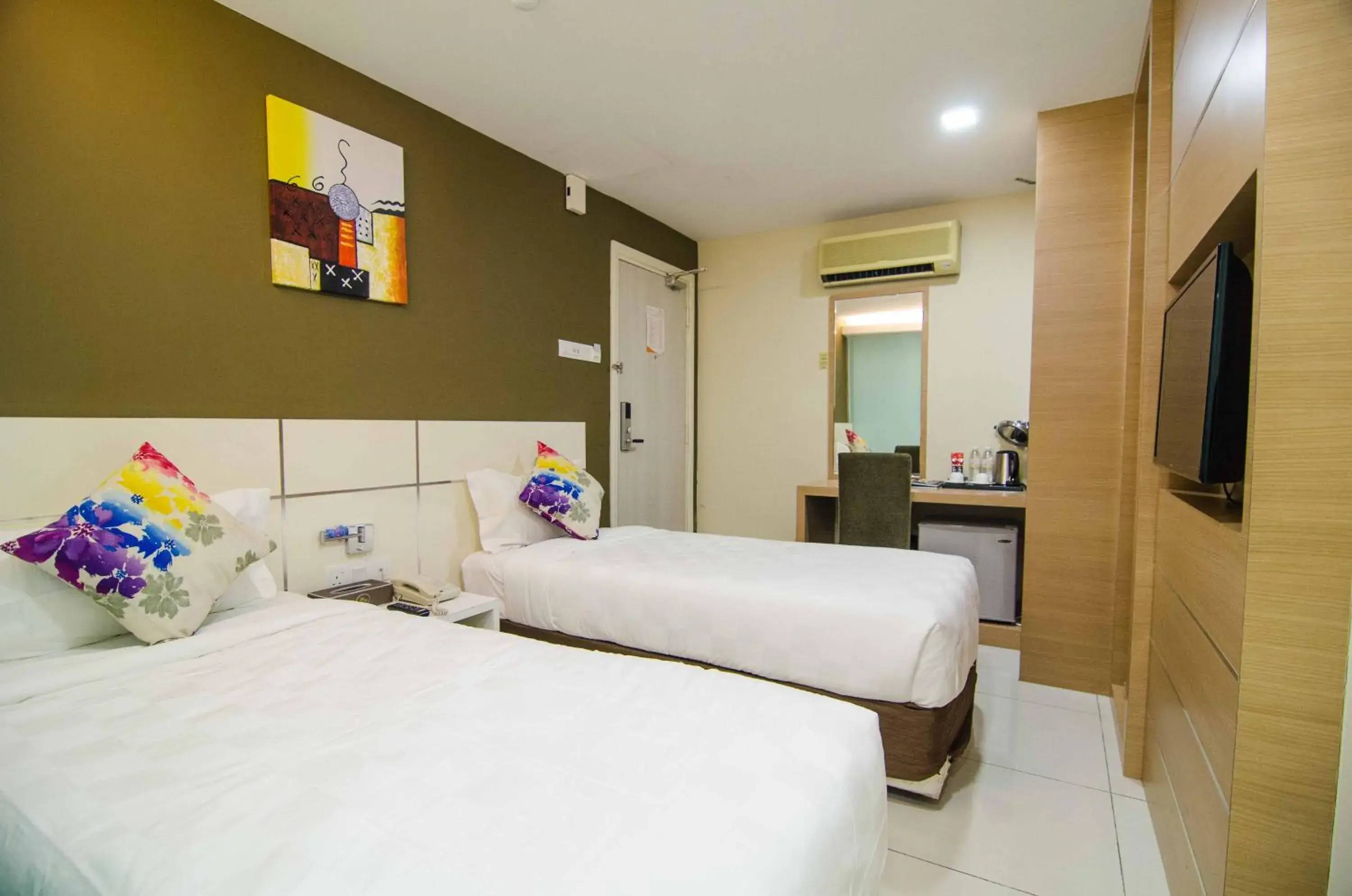 Bed in Hotel Mornington Bukit Permata Lumut