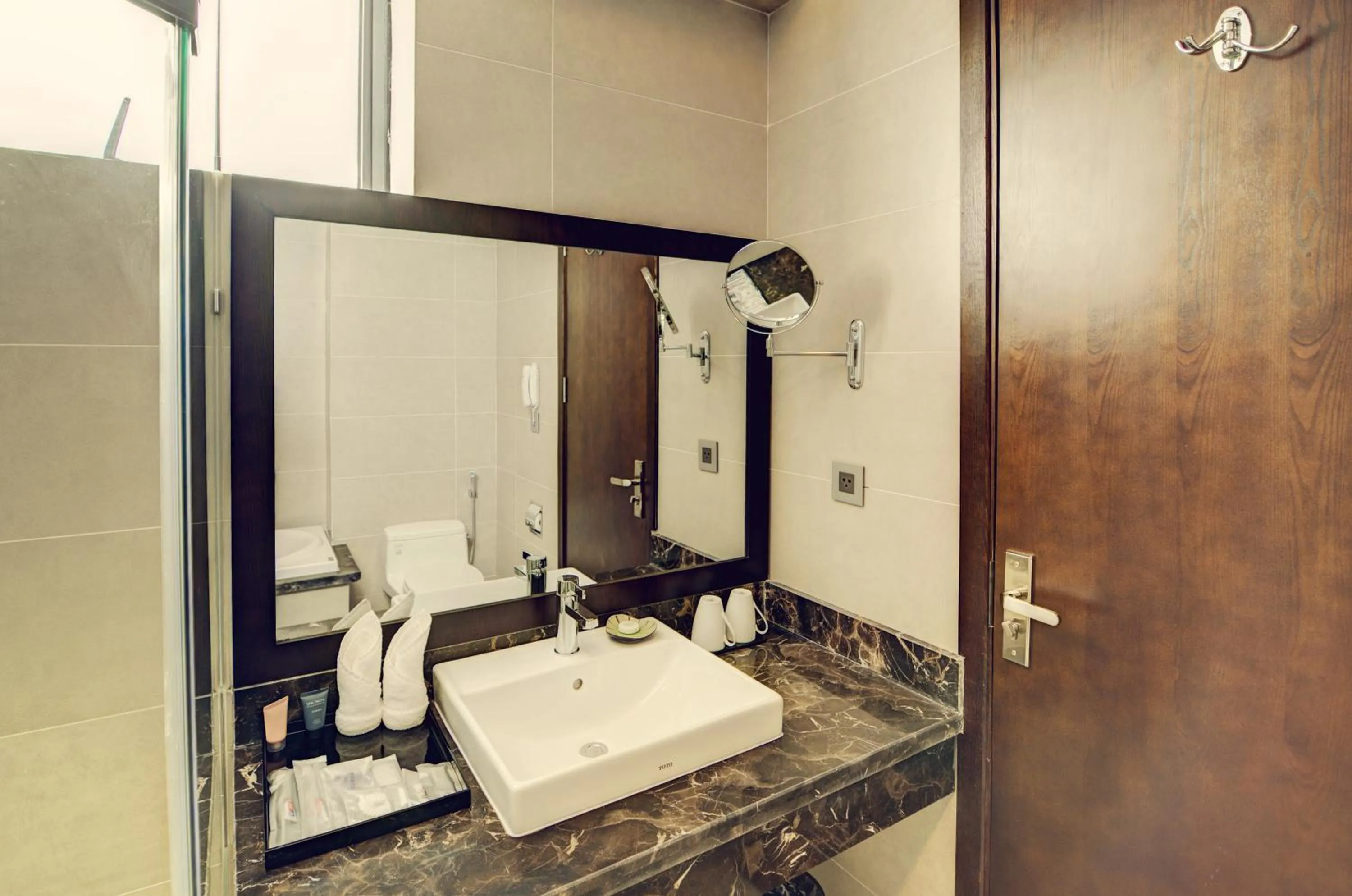 Shower in Muong Thanh Hanoi Centre Hotel