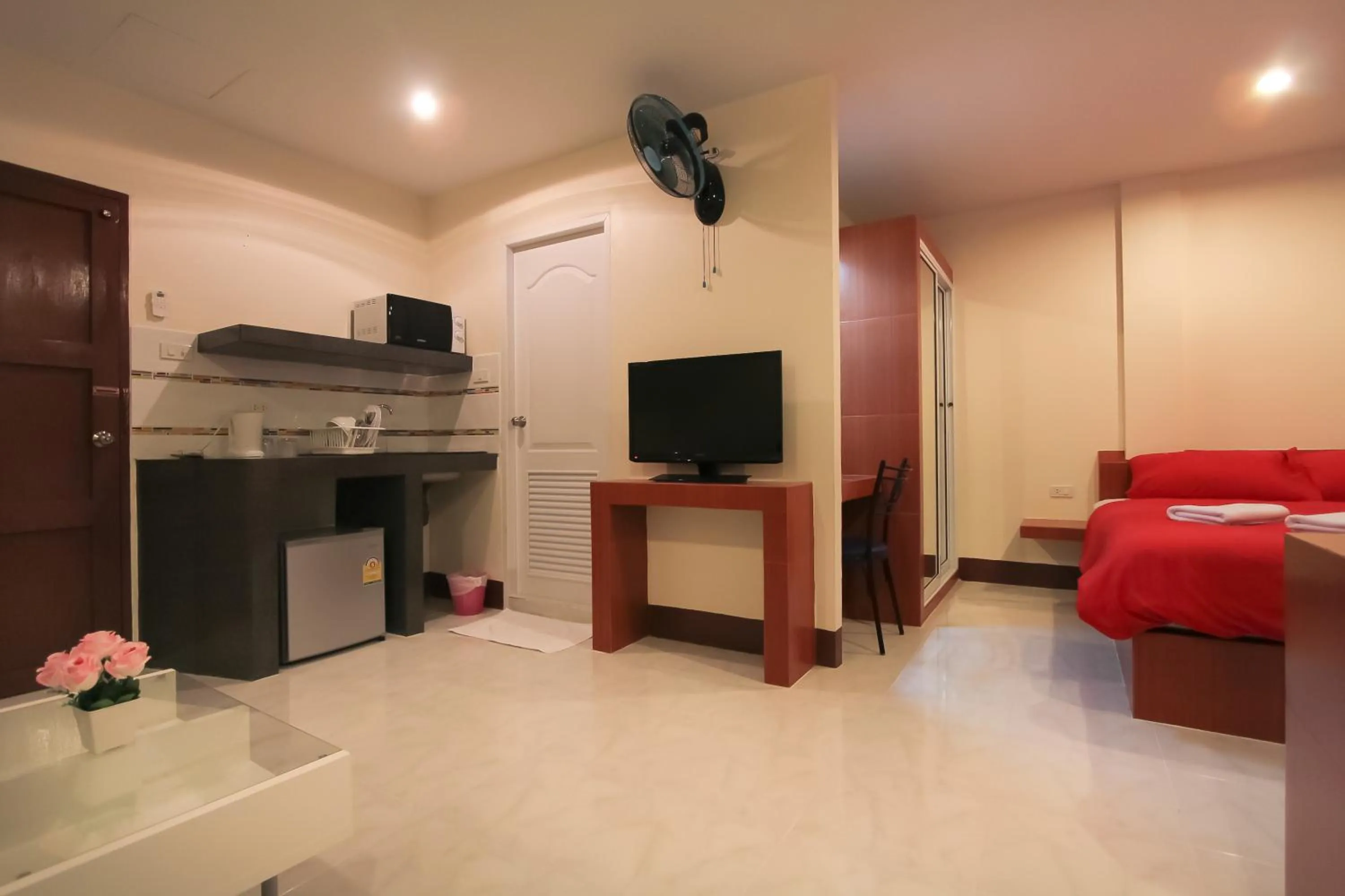 TV and multimedia, Bed in Walking Street Guest House