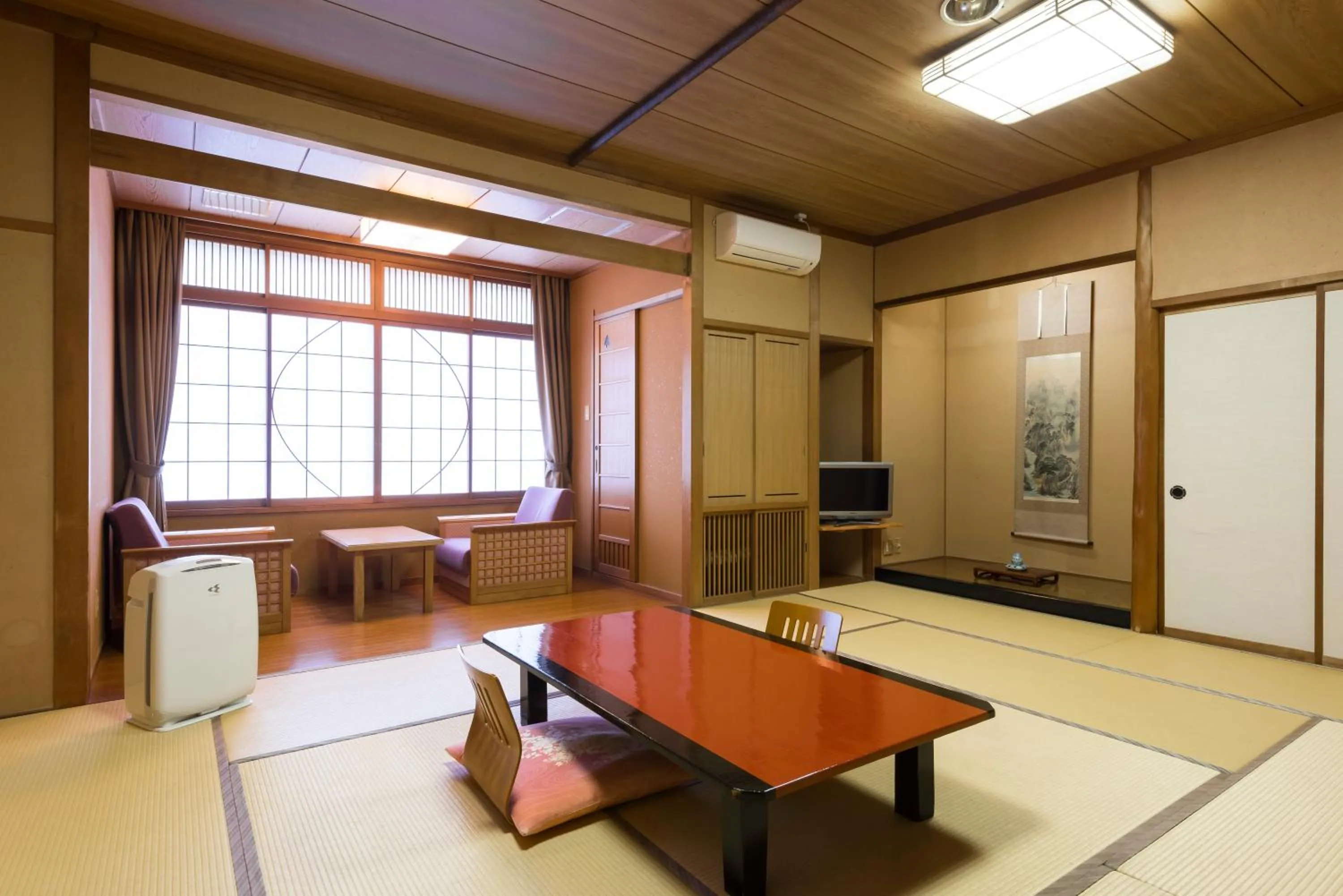 Photo of the whole room in Awara Grand Hotel