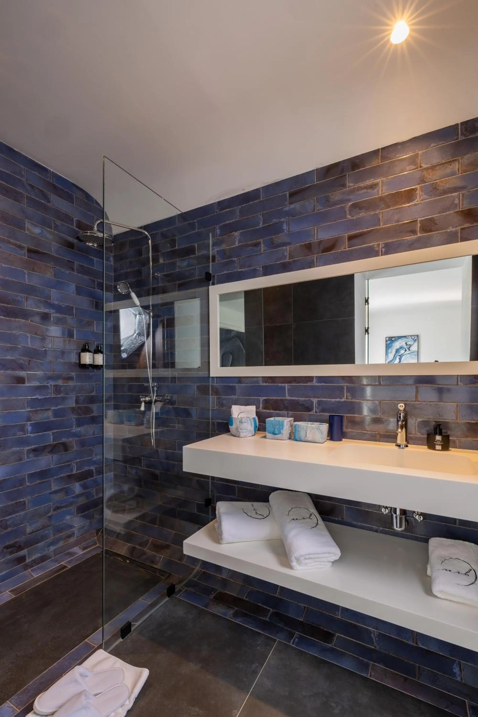 Shower in Yin Hotel & Spa