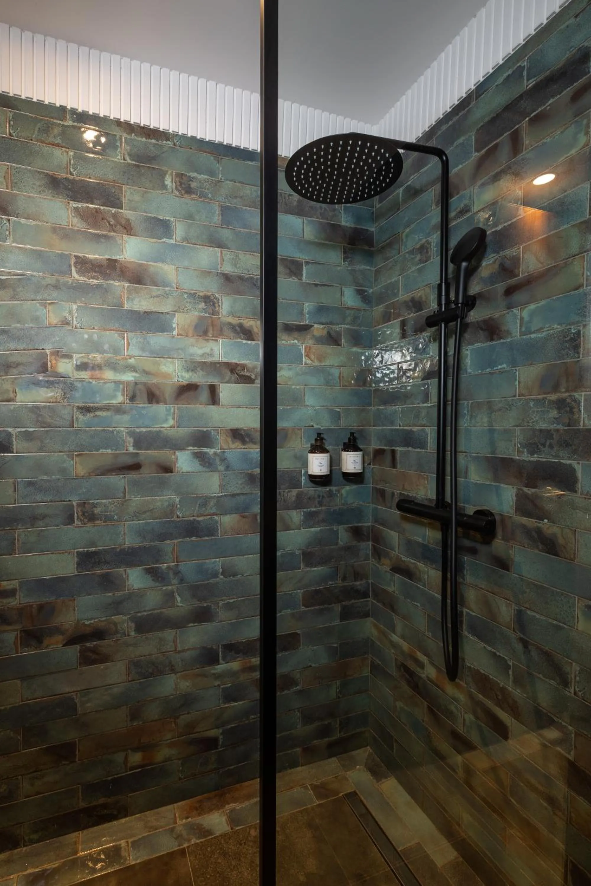 Shower in Yin Hotel & Spa