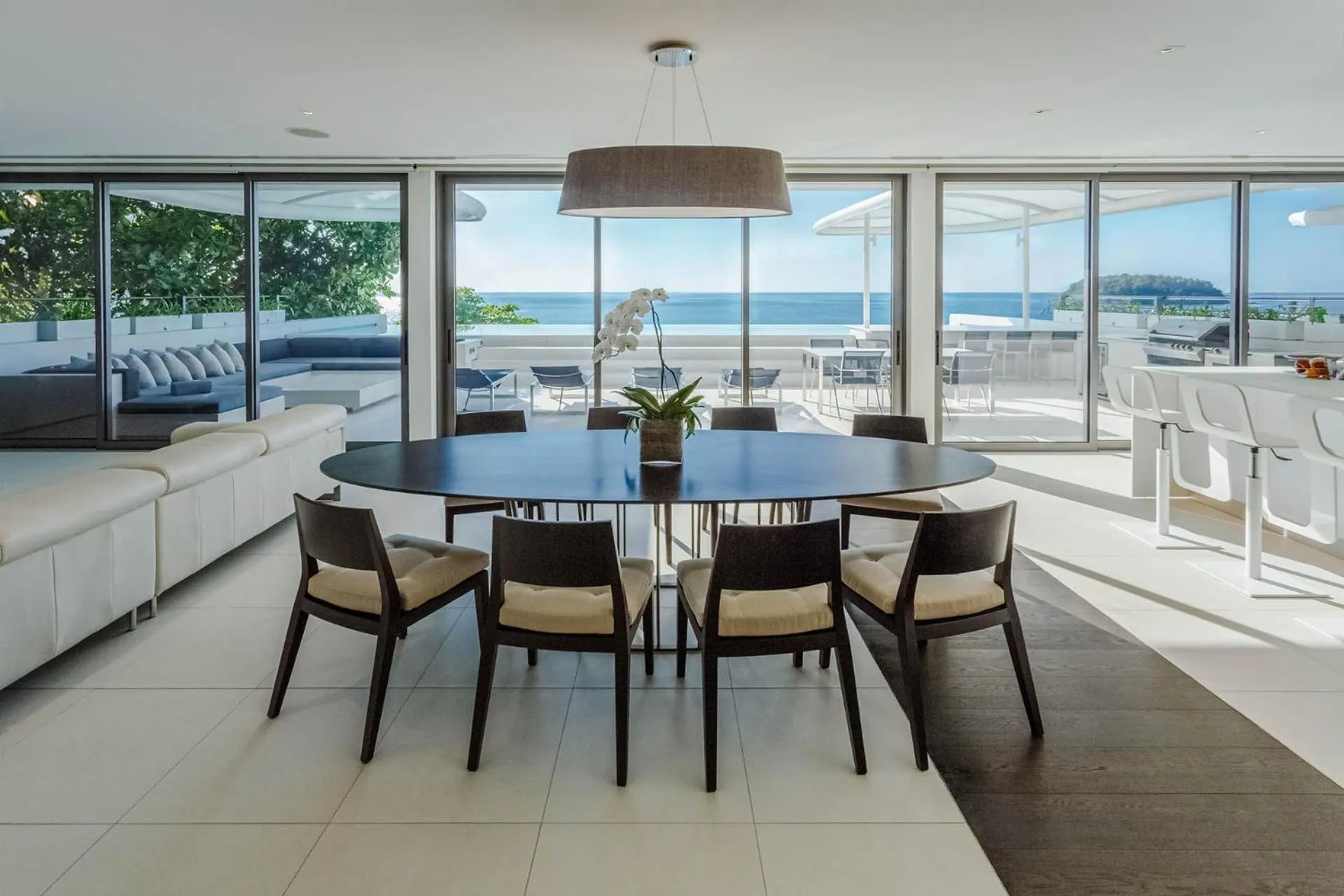 Dining area in Kata Rocks