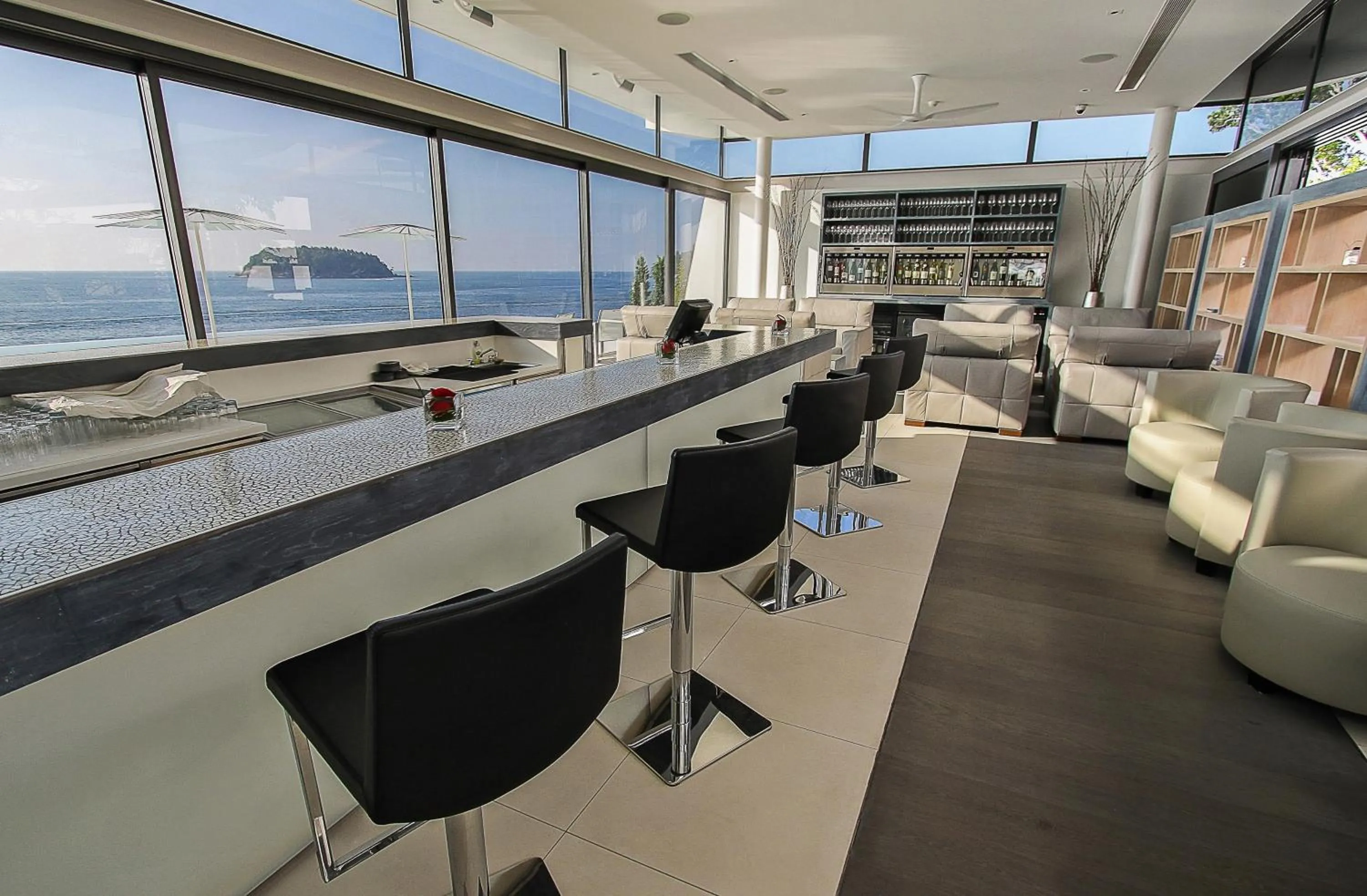 Lounge or bar in Kata Rocks