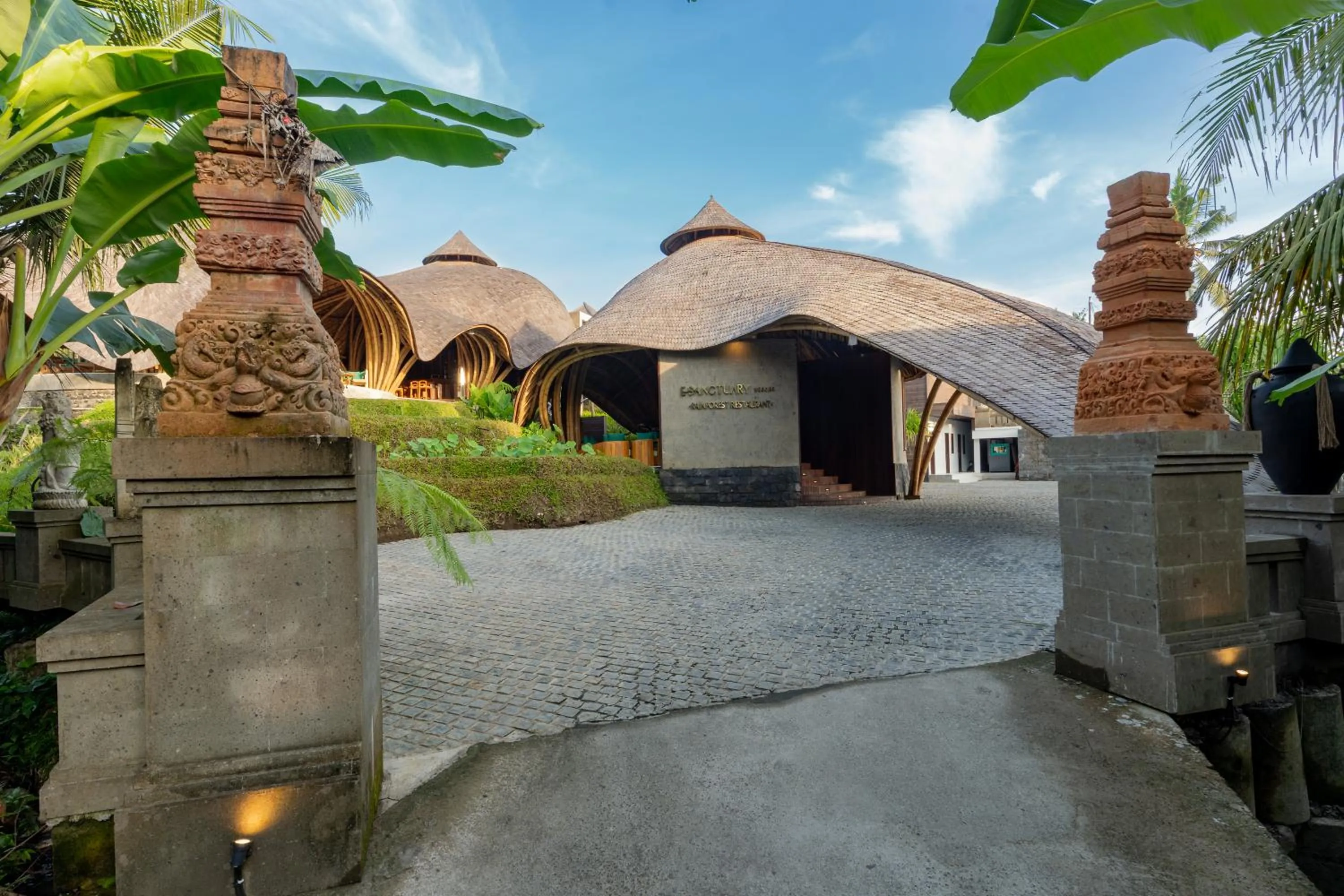 Facade/entrance in E Sanctuary Resort Ubud