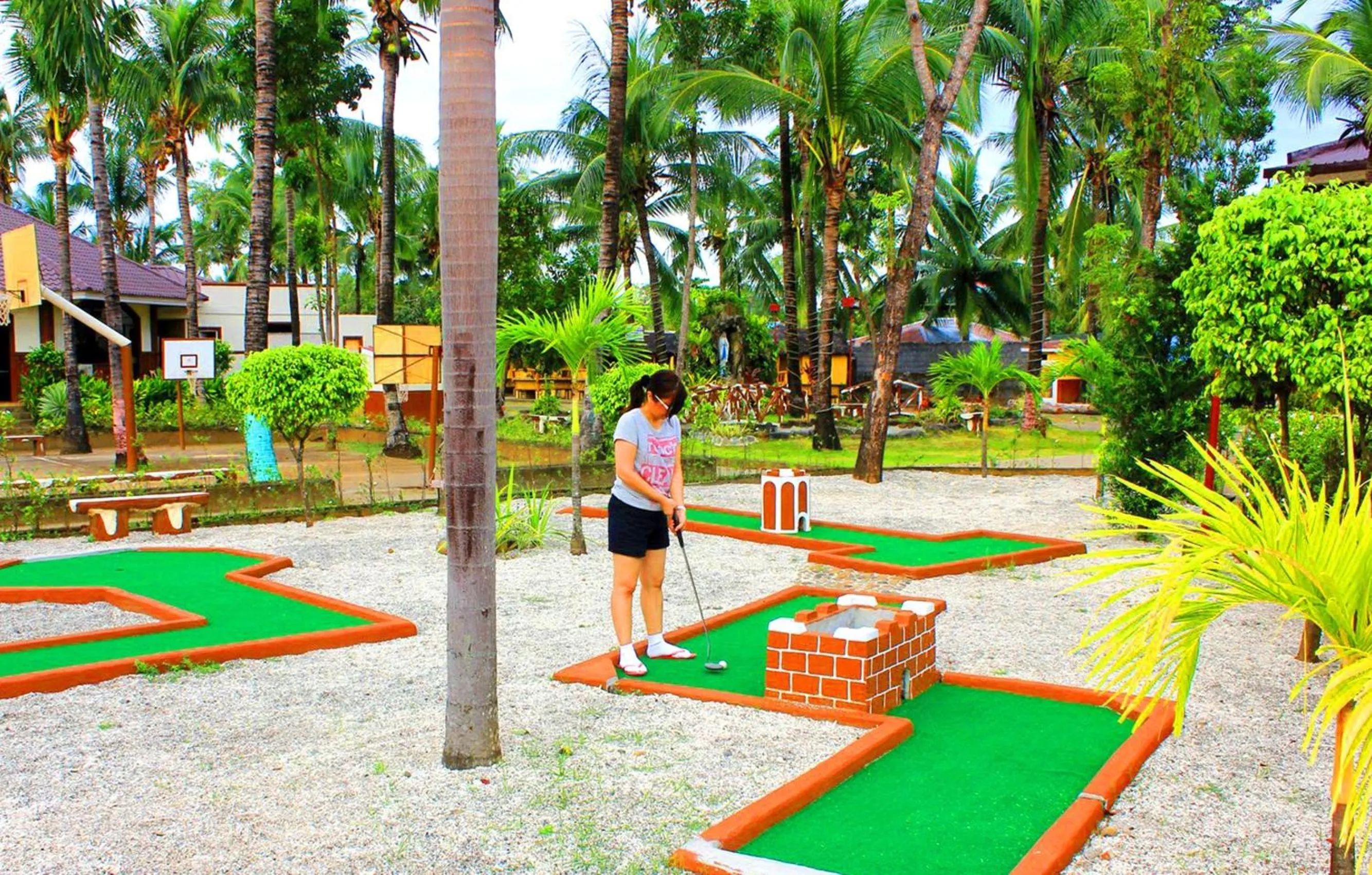Minigolf in Bakasyunan Resort and Conference Center - Zambales