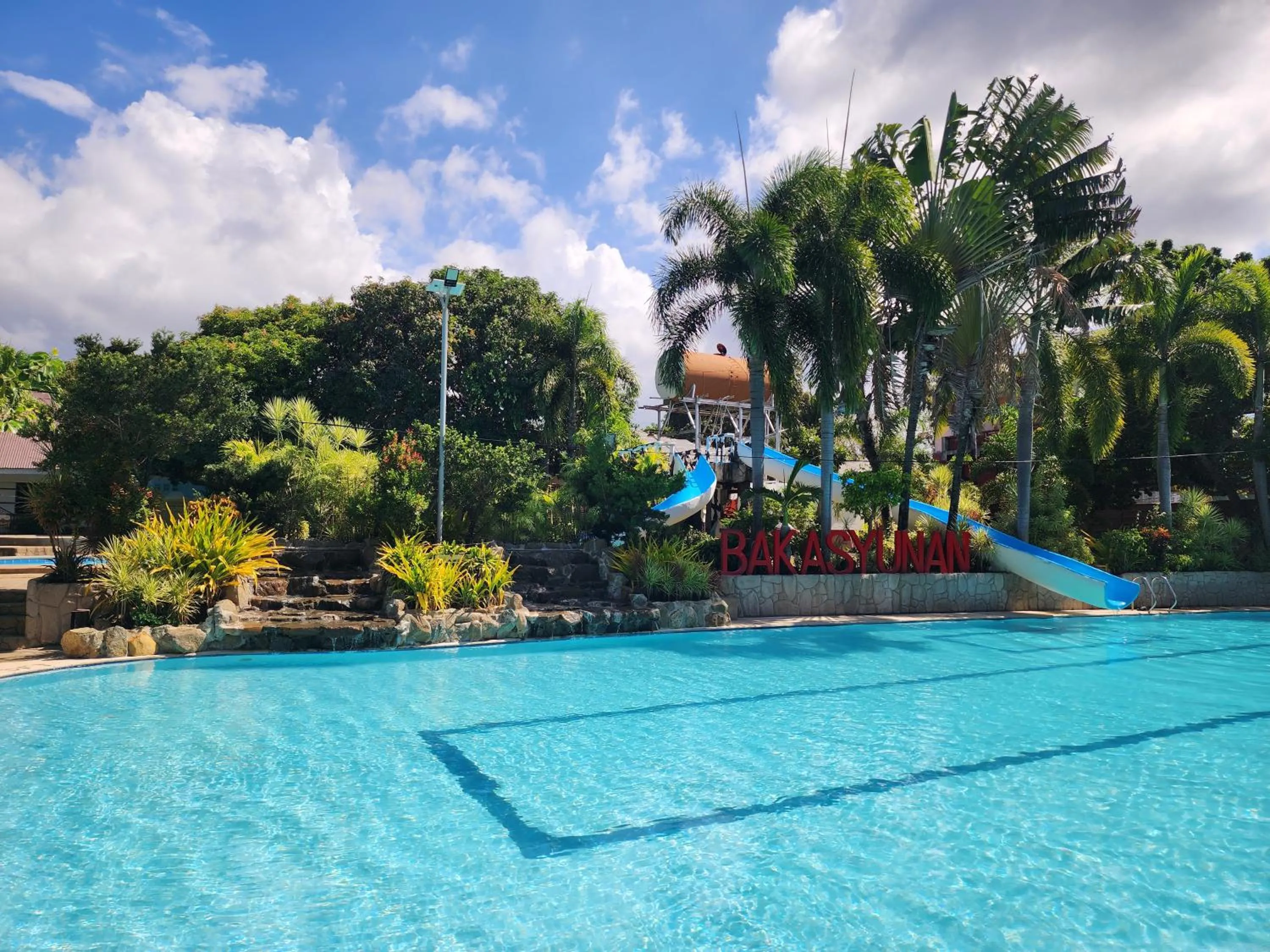 Swimming pool in Bakasyunan Resort and Conference Center - Zambales