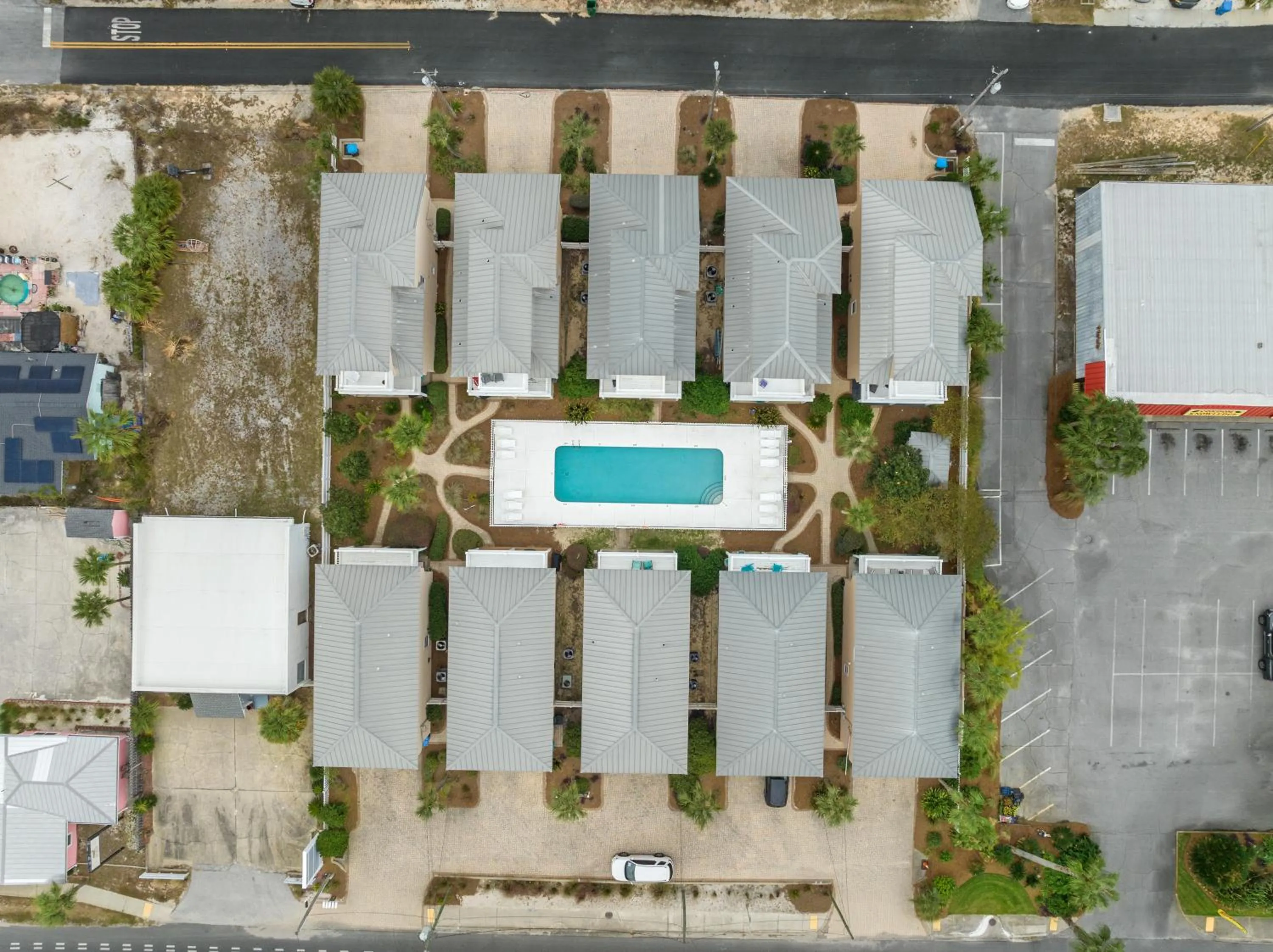 Escape to Sand Dollar Holler: Coastal Retreat, 3 Beds, 25 Baths, Sleeps 10!