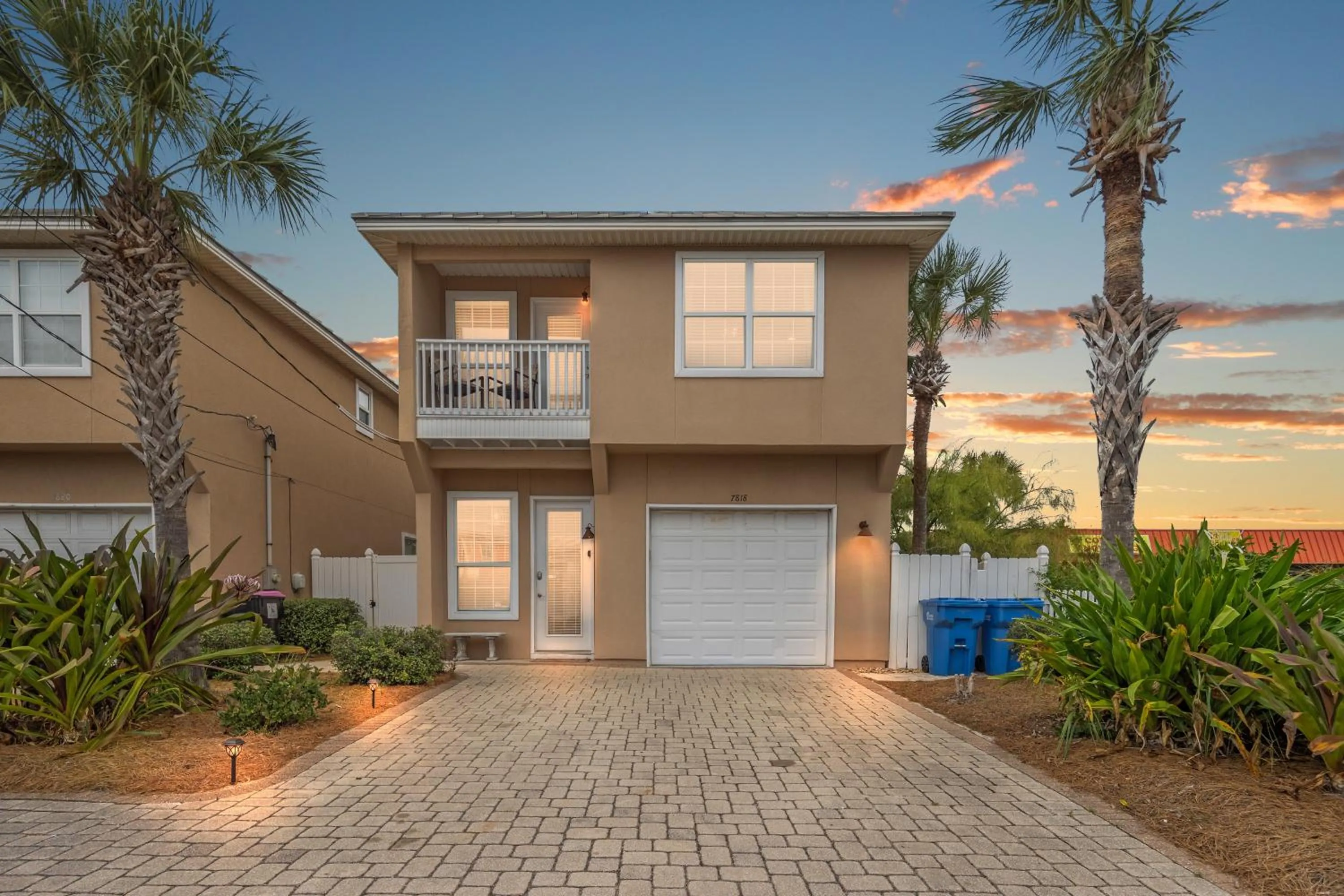 Escape to Sand Dollar Holler: Coastal Retreat, 3 Beds, 25 Baths, Sleeps 10!