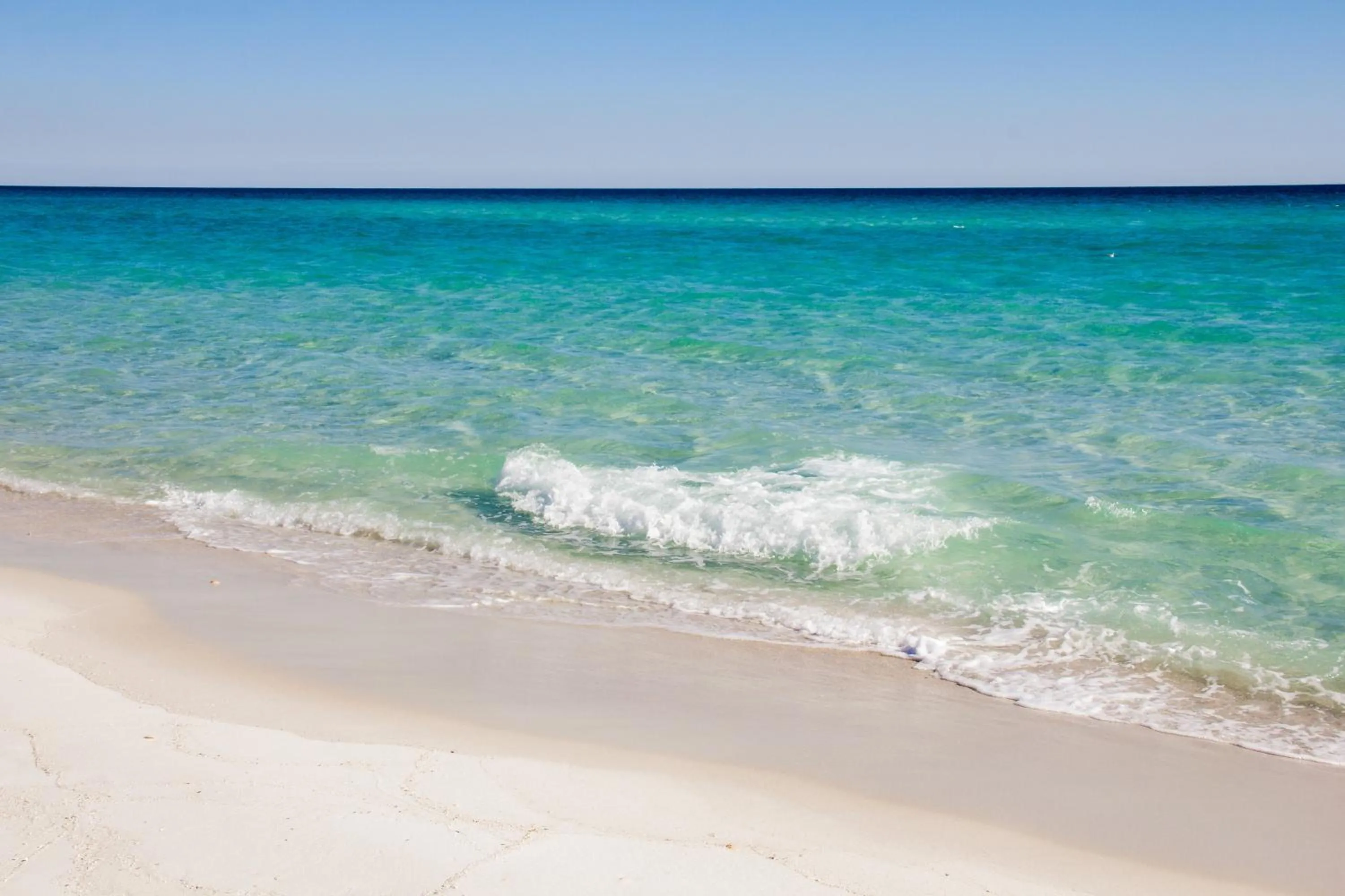 Escape to Sand Dollar Holler: Coastal Retreat, 3 Beds, 25 Baths, Sleeps 10!