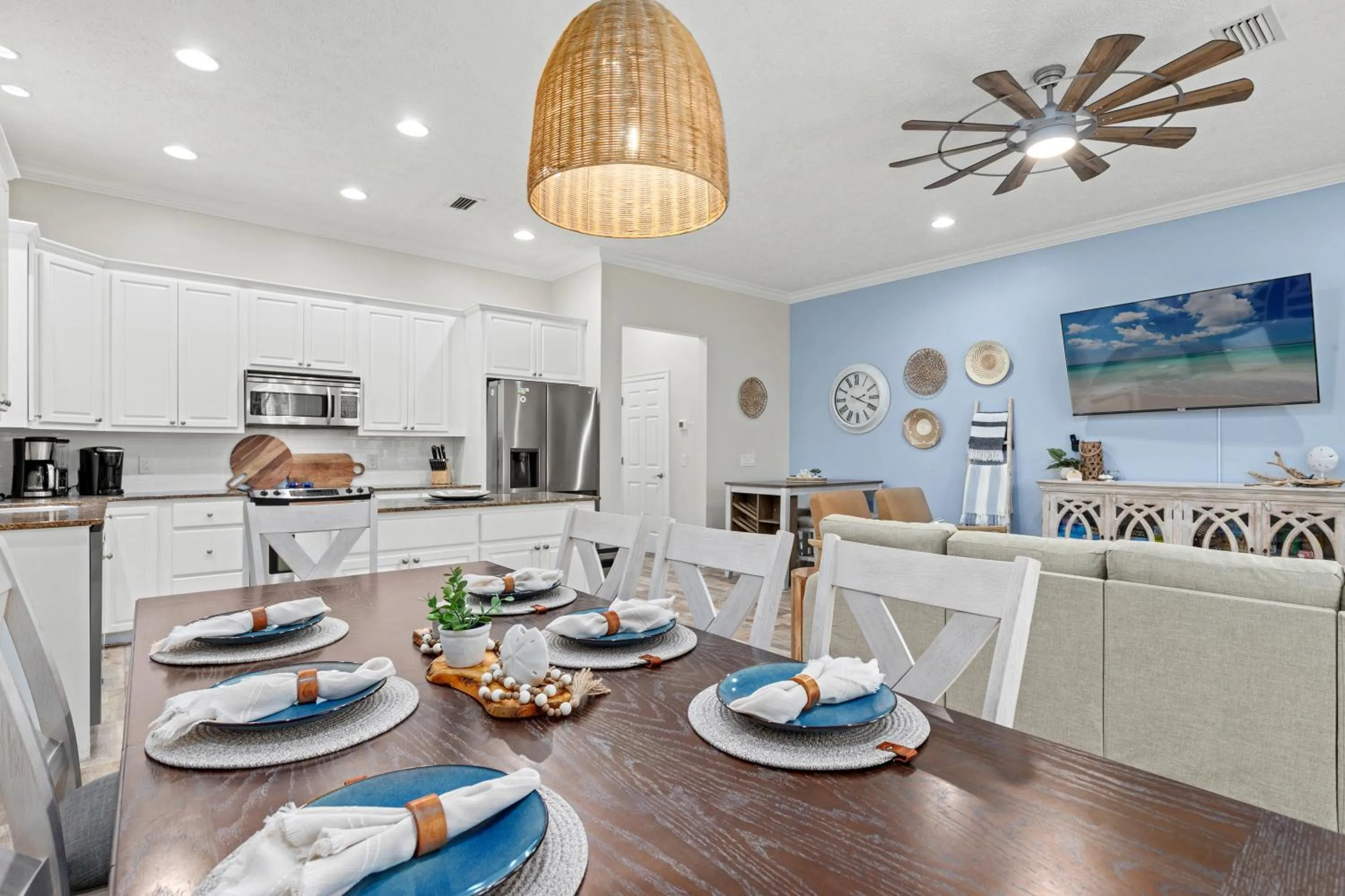 Escape to Sand Dollar Holler: Coastal Retreat, 3 Beds, 25 Baths, Sleeps 10!