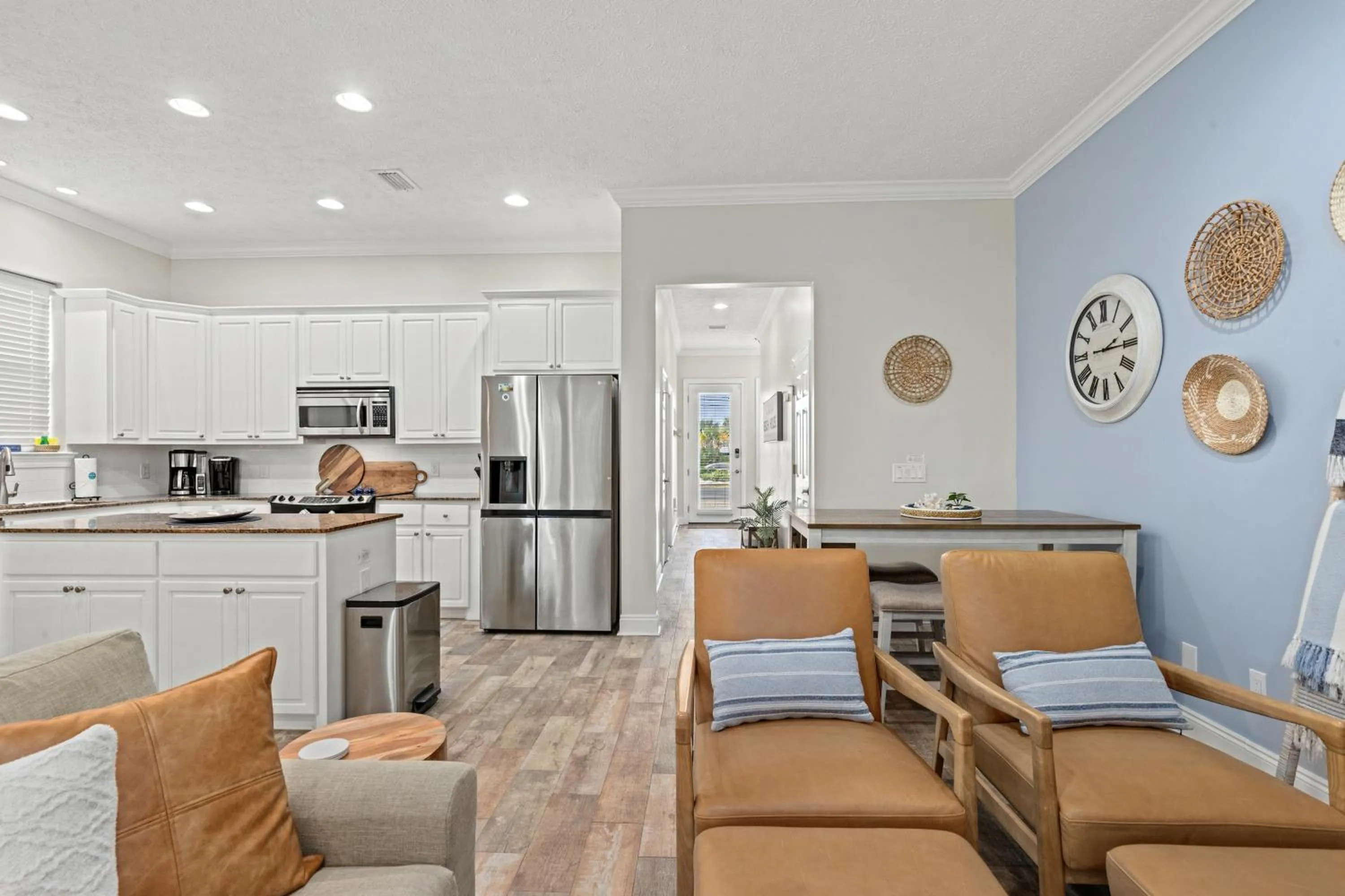 Escape to Sand Dollar Holler: Coastal Retreat, 3 Beds, 25 Baths, Sleeps 10!