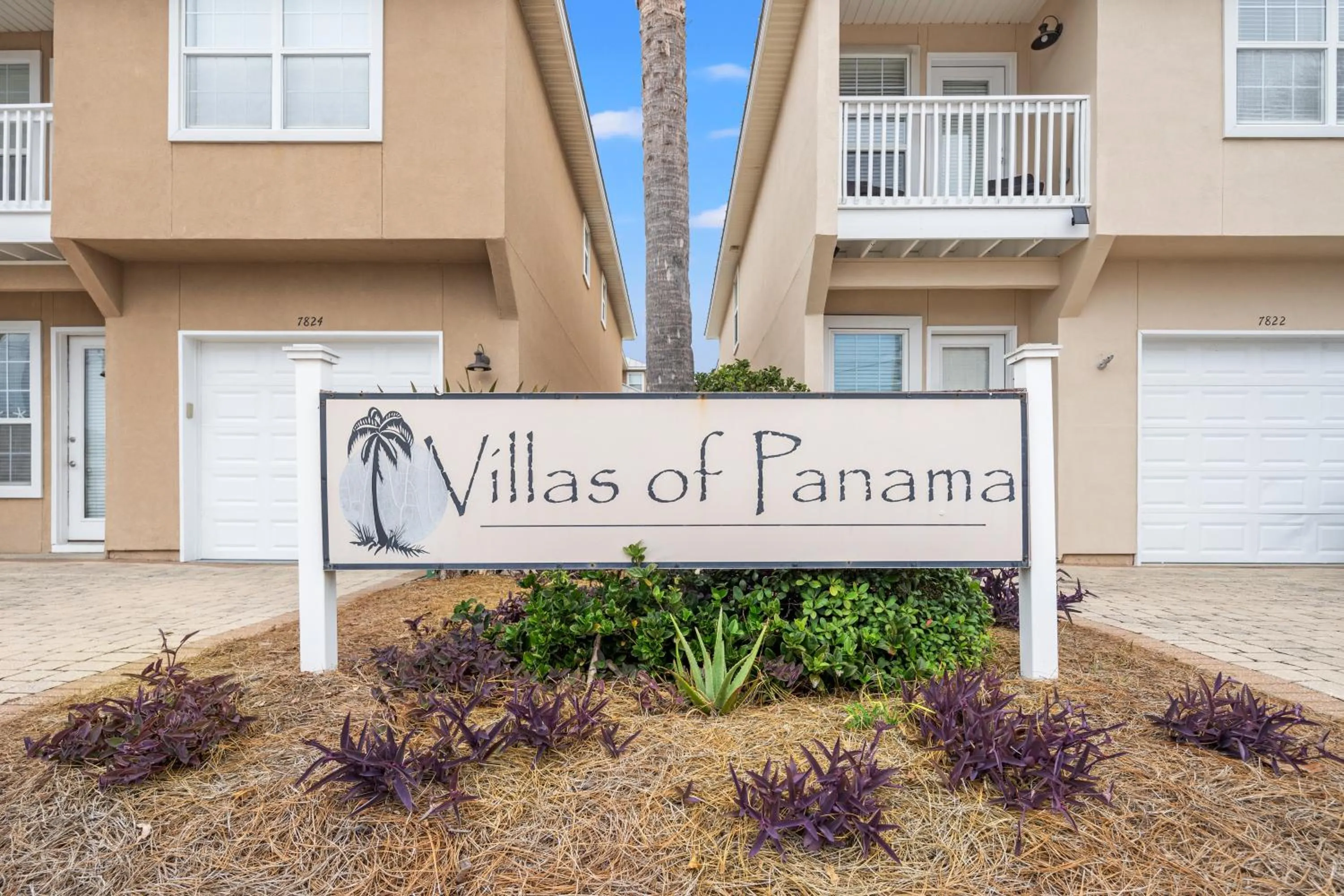 Escape to Sand Dollar Holler: Coastal Retreat, 3 Beds, 25 Baths, Sleeps 10!