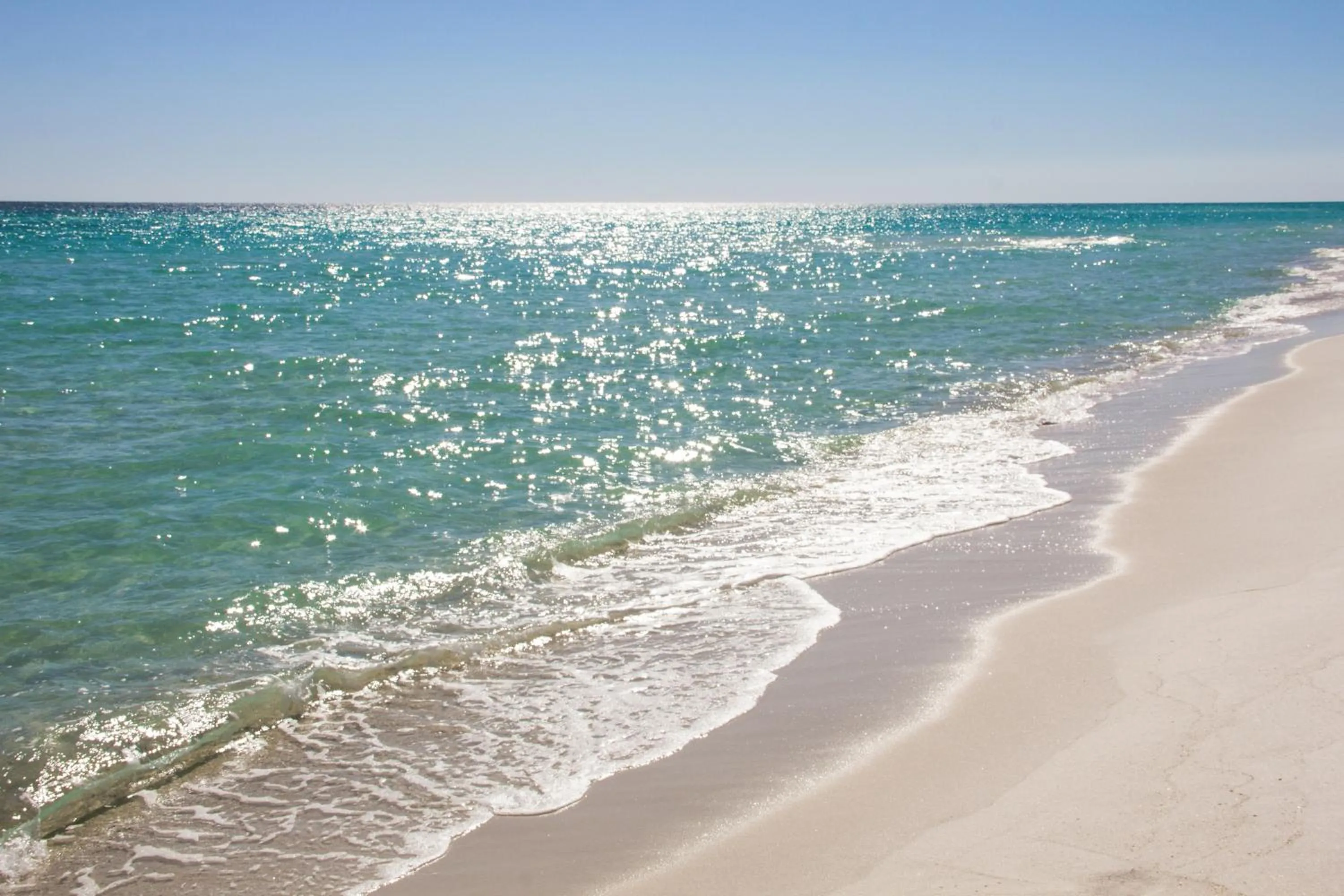 Escape to Sand Dollar Holler: Coastal Retreat, 3 Beds, 25 Baths, Sleeps 10!