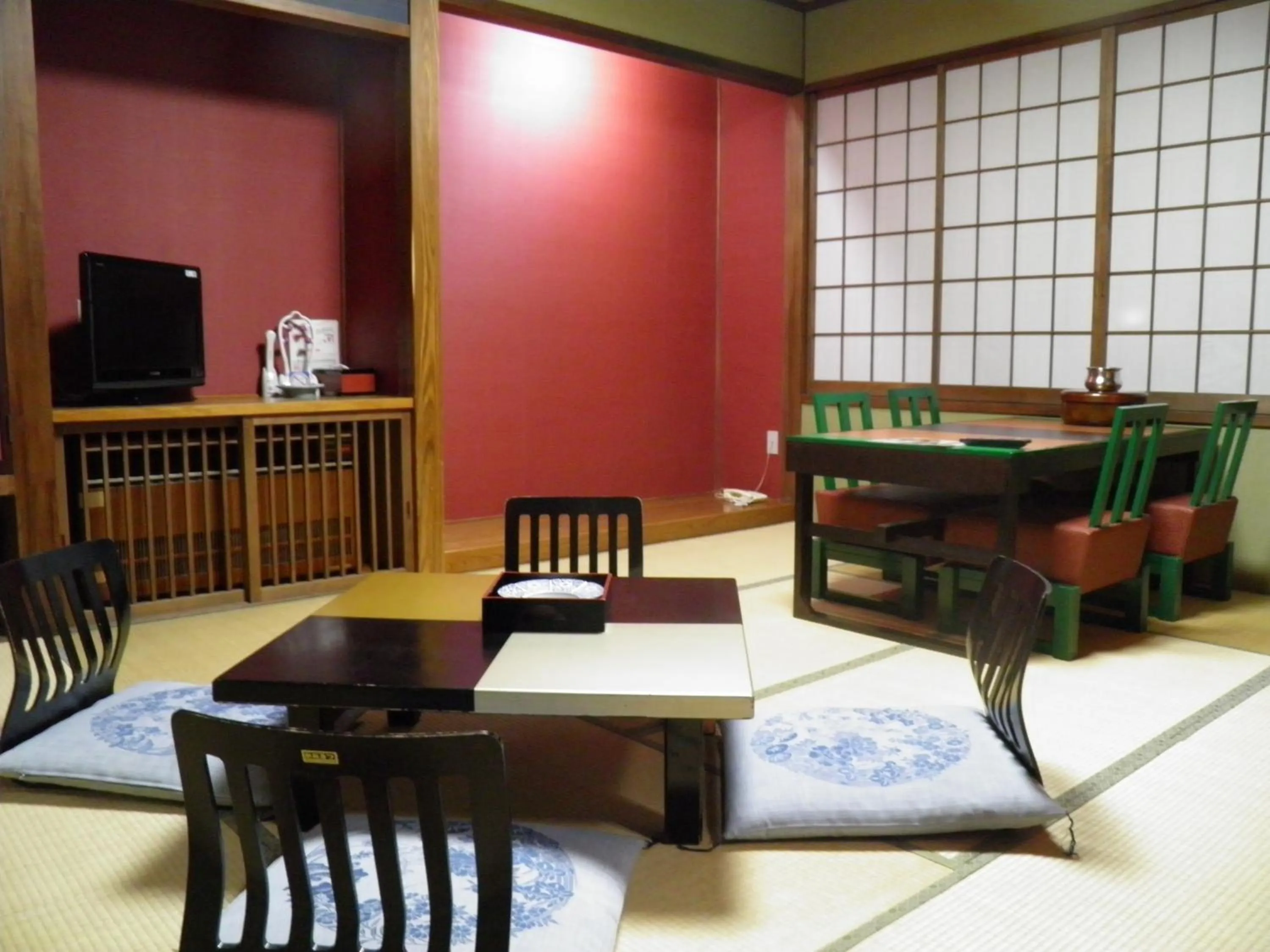 Seating area in Wakanoyu