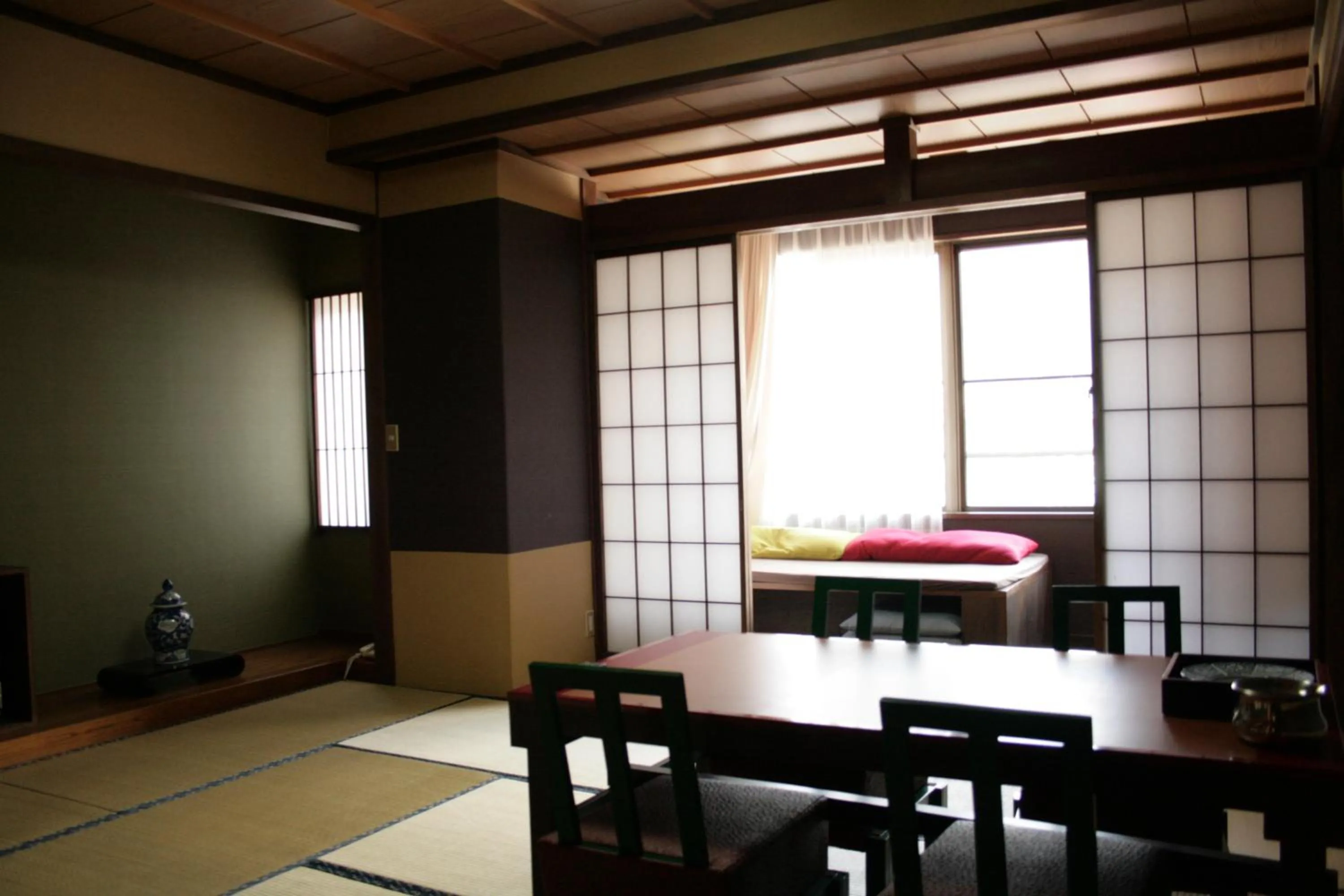 Decorative detail in Wakanoyu