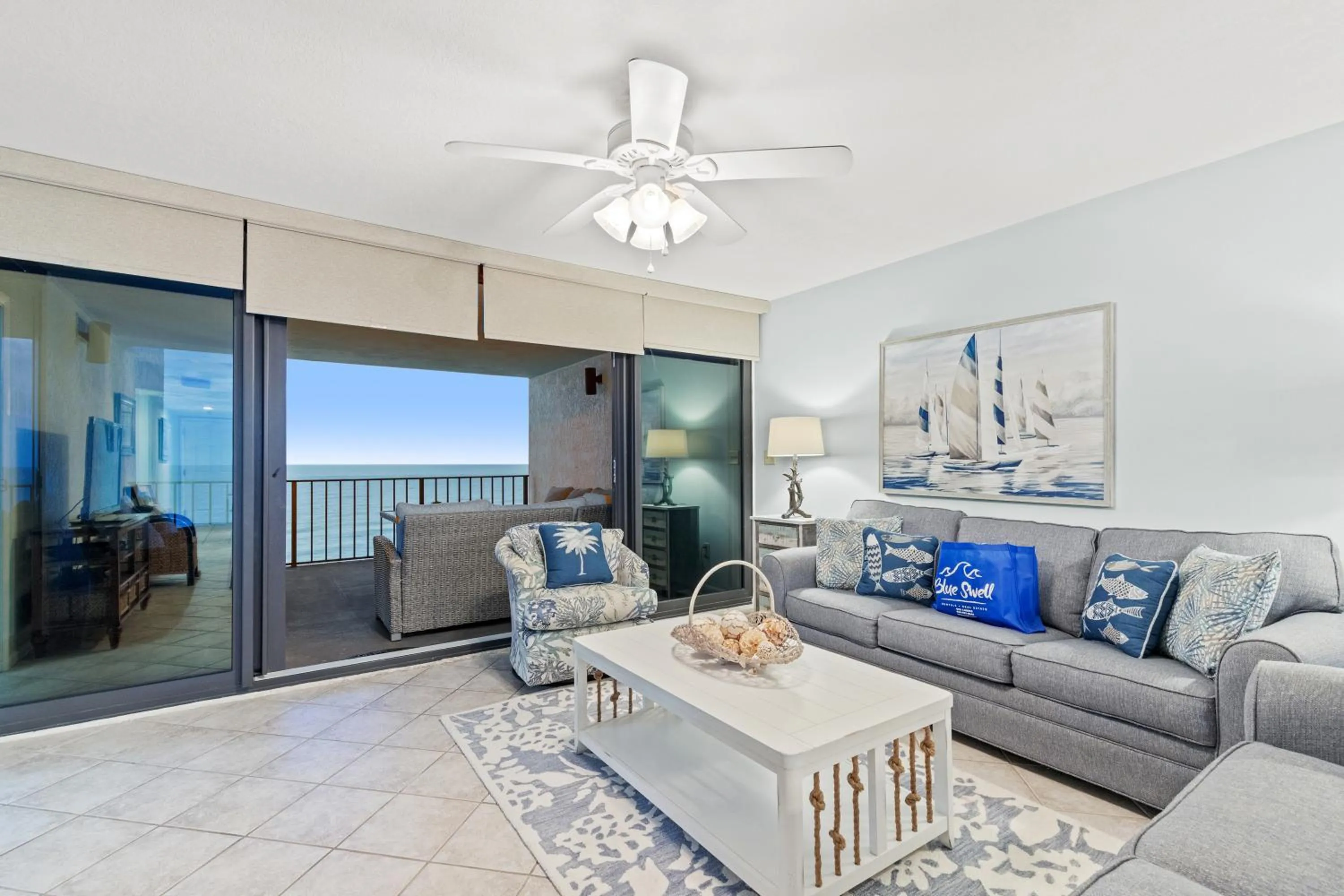 Beachfront Bliss! 2BR 2BA Stunning views! Sleeps 8! Beach Chair Service!