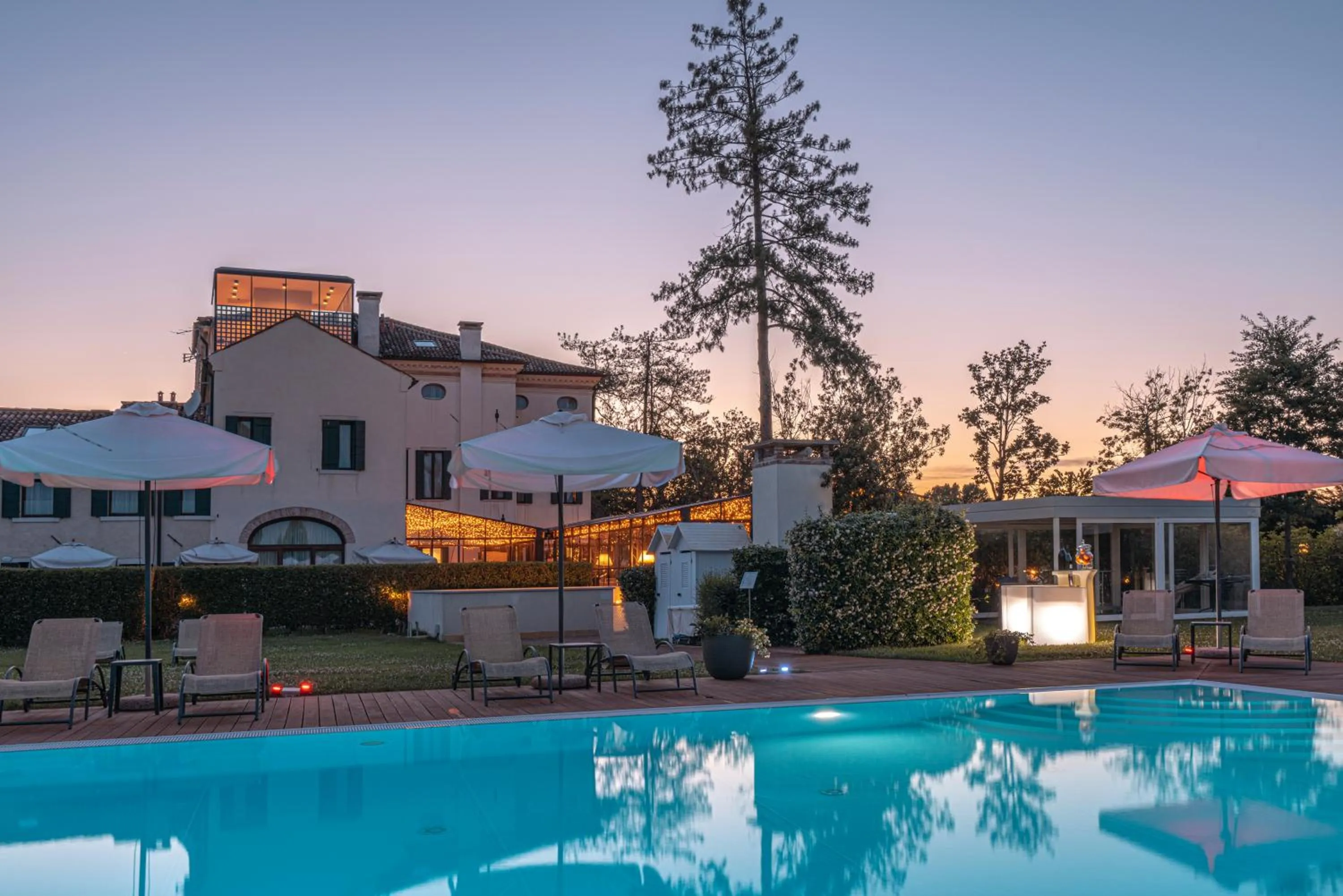 Swimming pool in Hotel Villa Barbarich