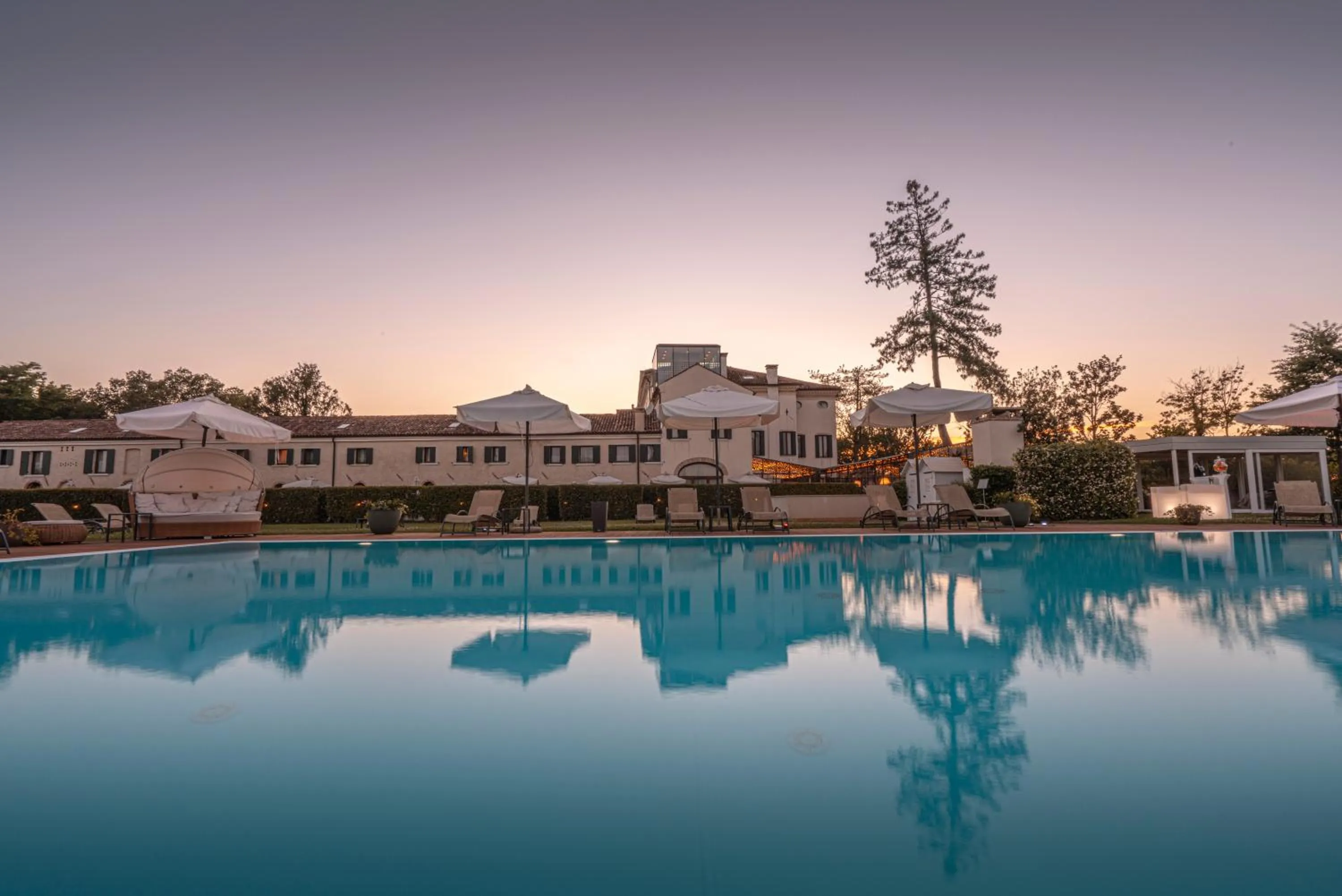 Swimming pool in Hotel Villa Barbarich