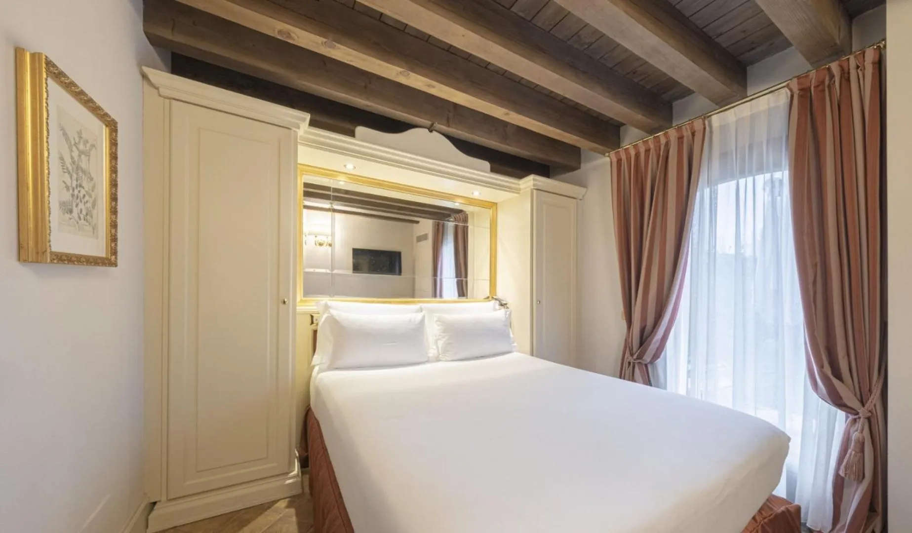 Bed in Hotel Villa Barbarich