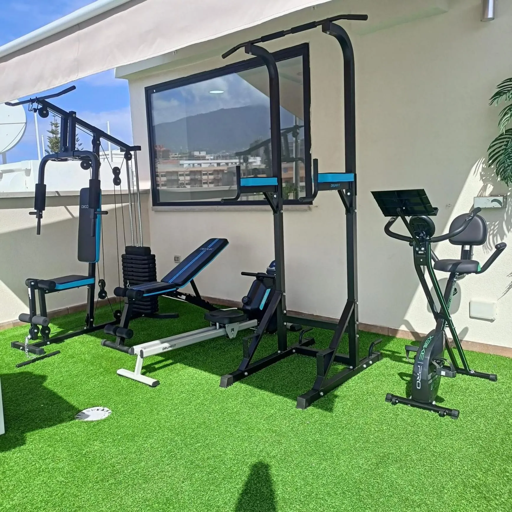 Shower in Puerto Azul